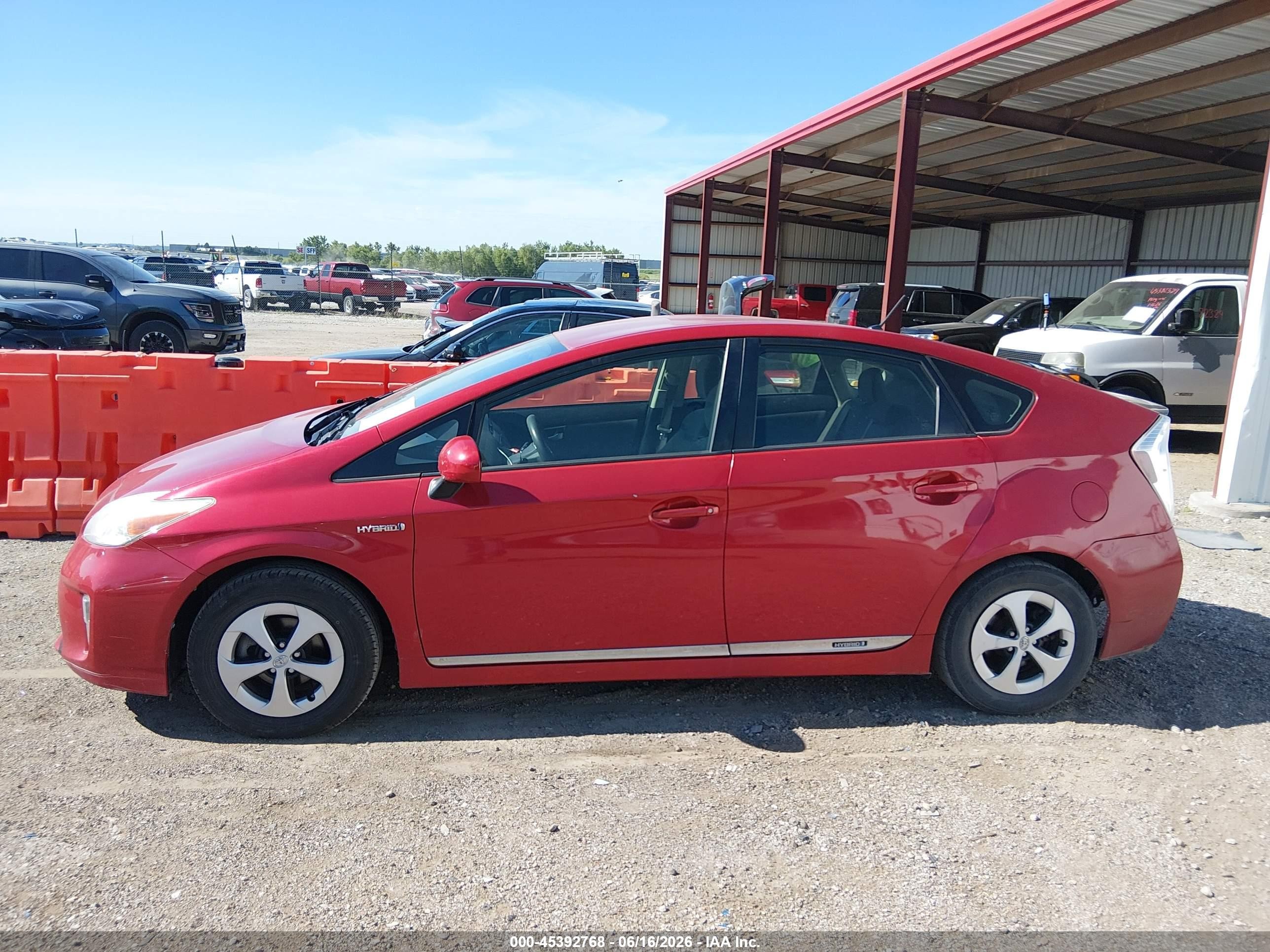 2013 Toyota Prius Two Red vin: JTDKN3DU7D0338042