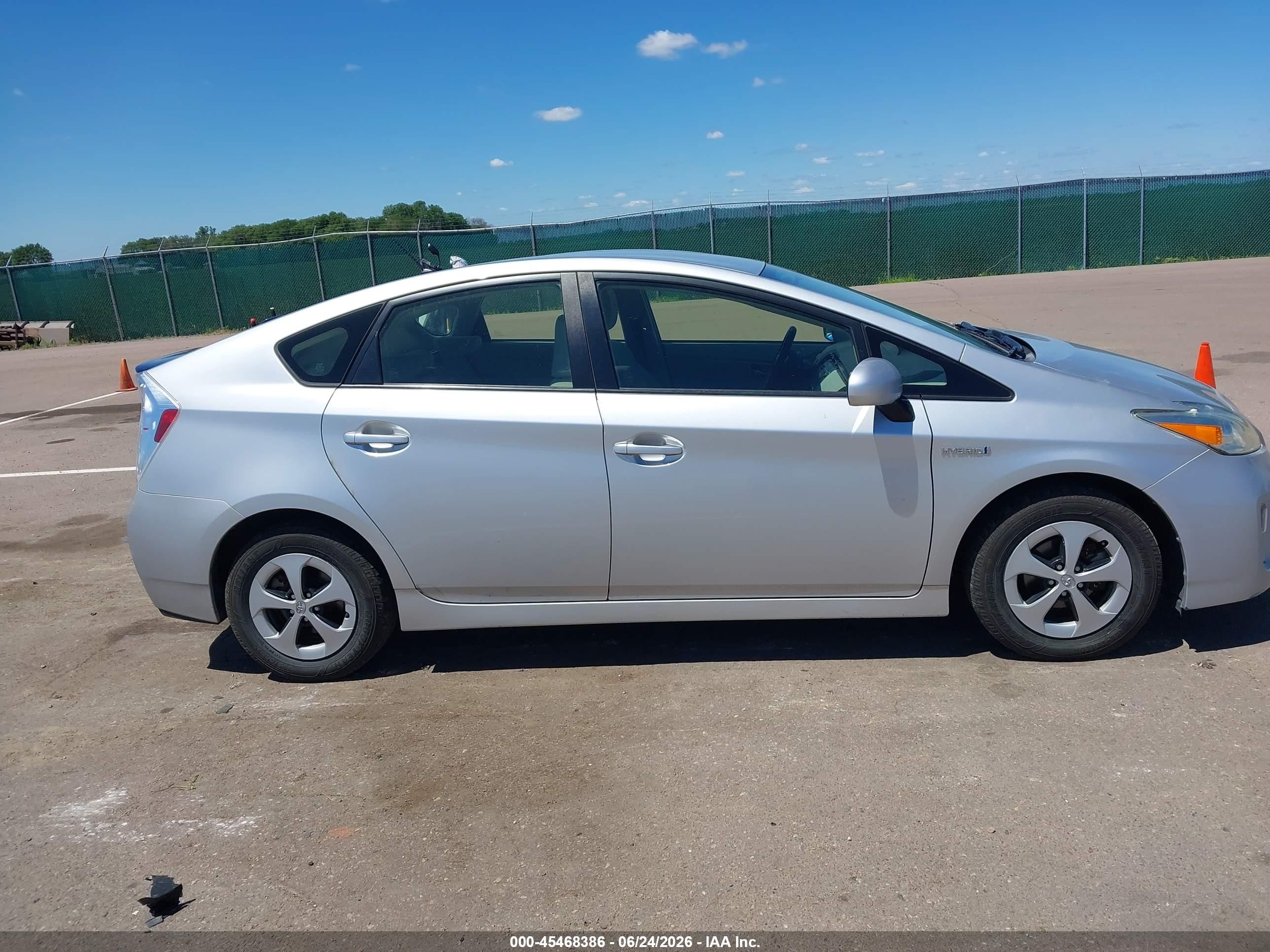 2013 Toyota Prius Two Silver vin: JTDKN3DU7D0349428