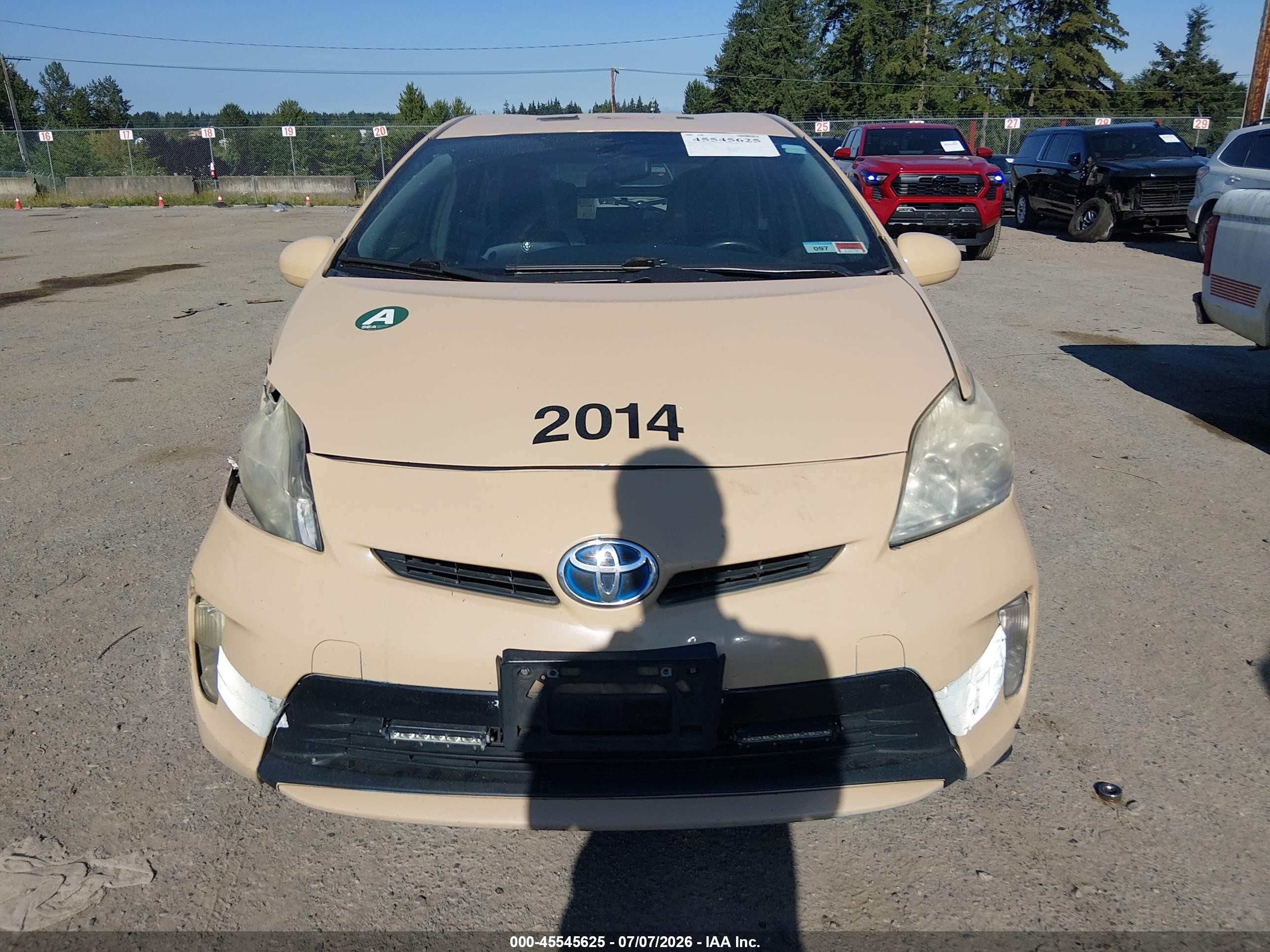2013 Toyota Prius Two Желто-коричневый vin: JTDKN3DU7D1645446