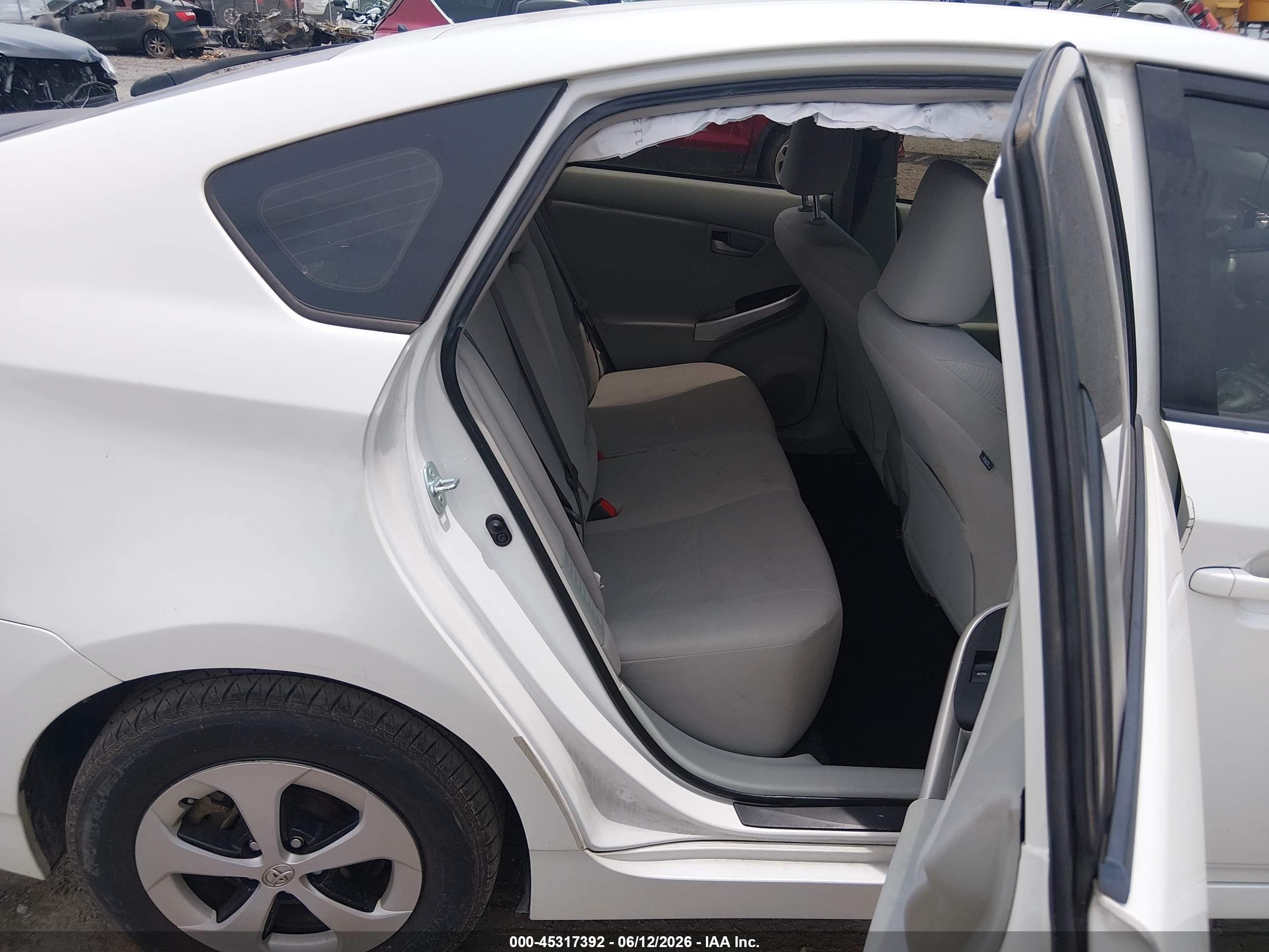 2013 Toyota Prius Three White vin: JTDKN3DU7D1674817