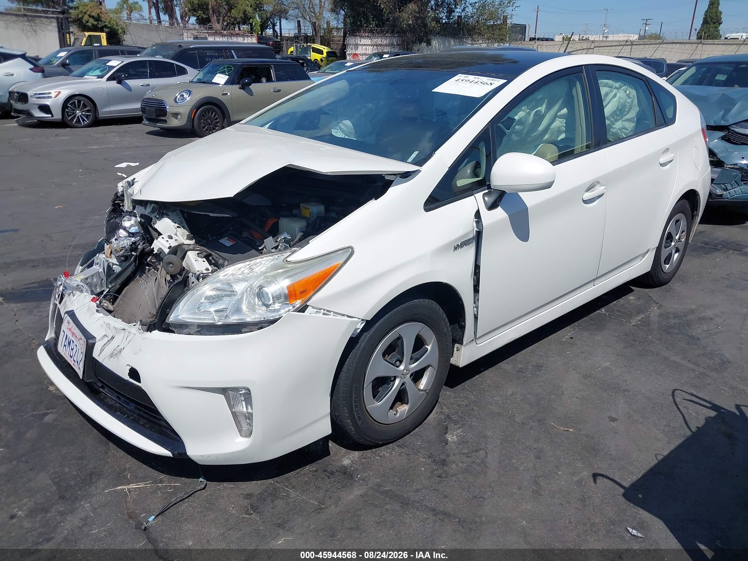 2013 Toyota Prius Four White vin: JTDKN3DU7D5588061