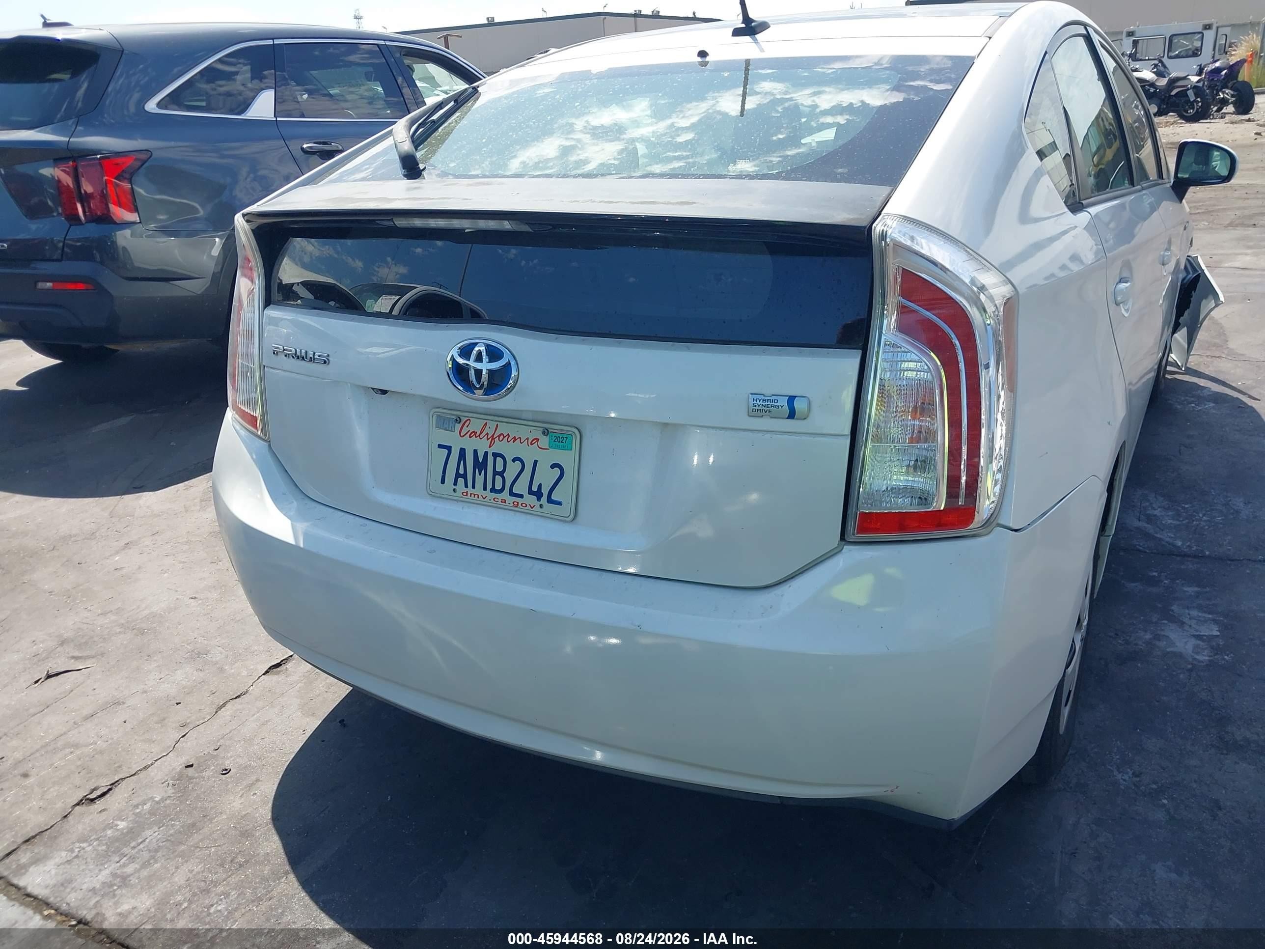 2013 Toyota Prius Four White vin: JTDKN3DU7D5588061