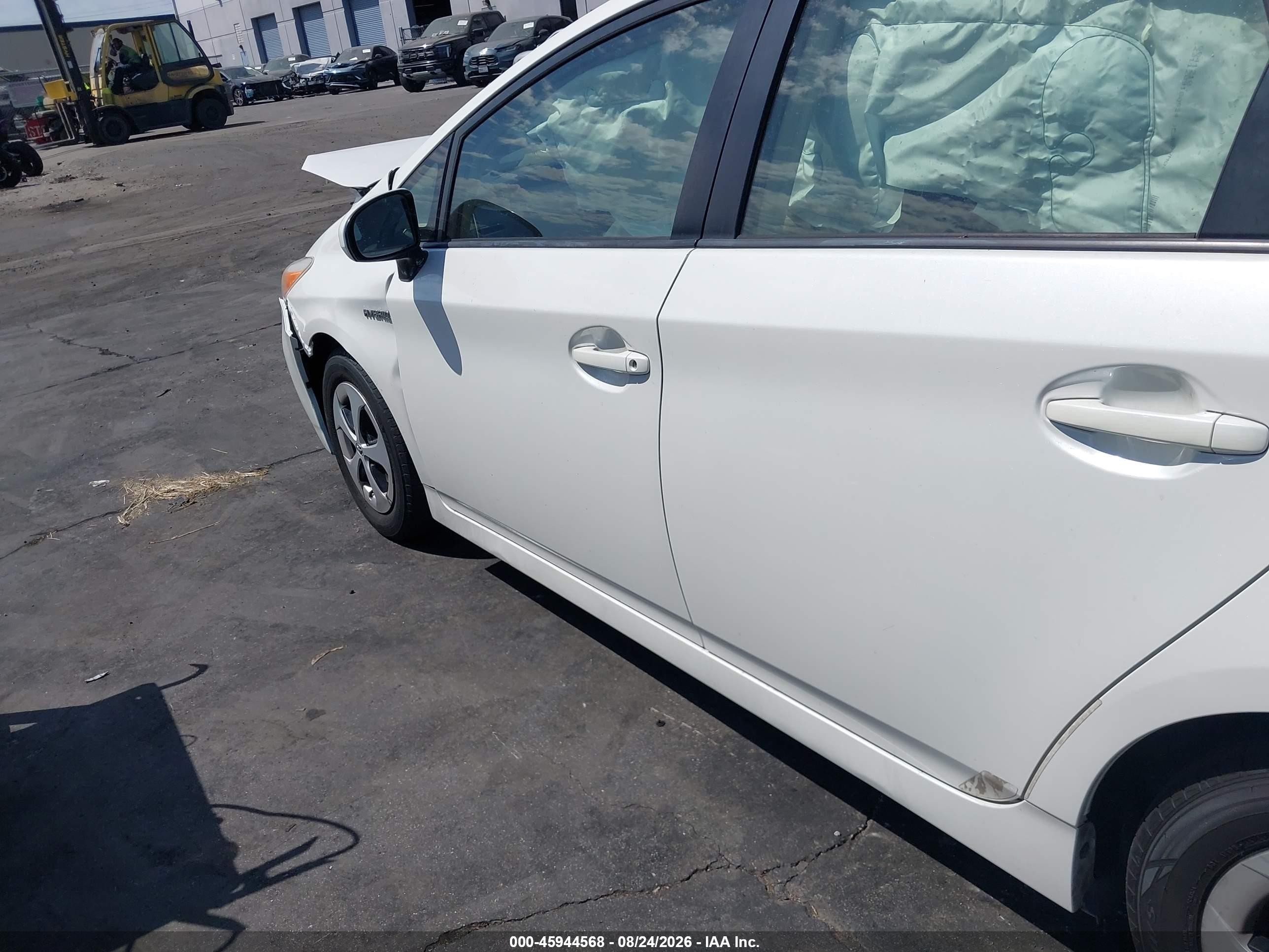 2013 Toyota Prius Four White vin: JTDKN3DU7D5588061