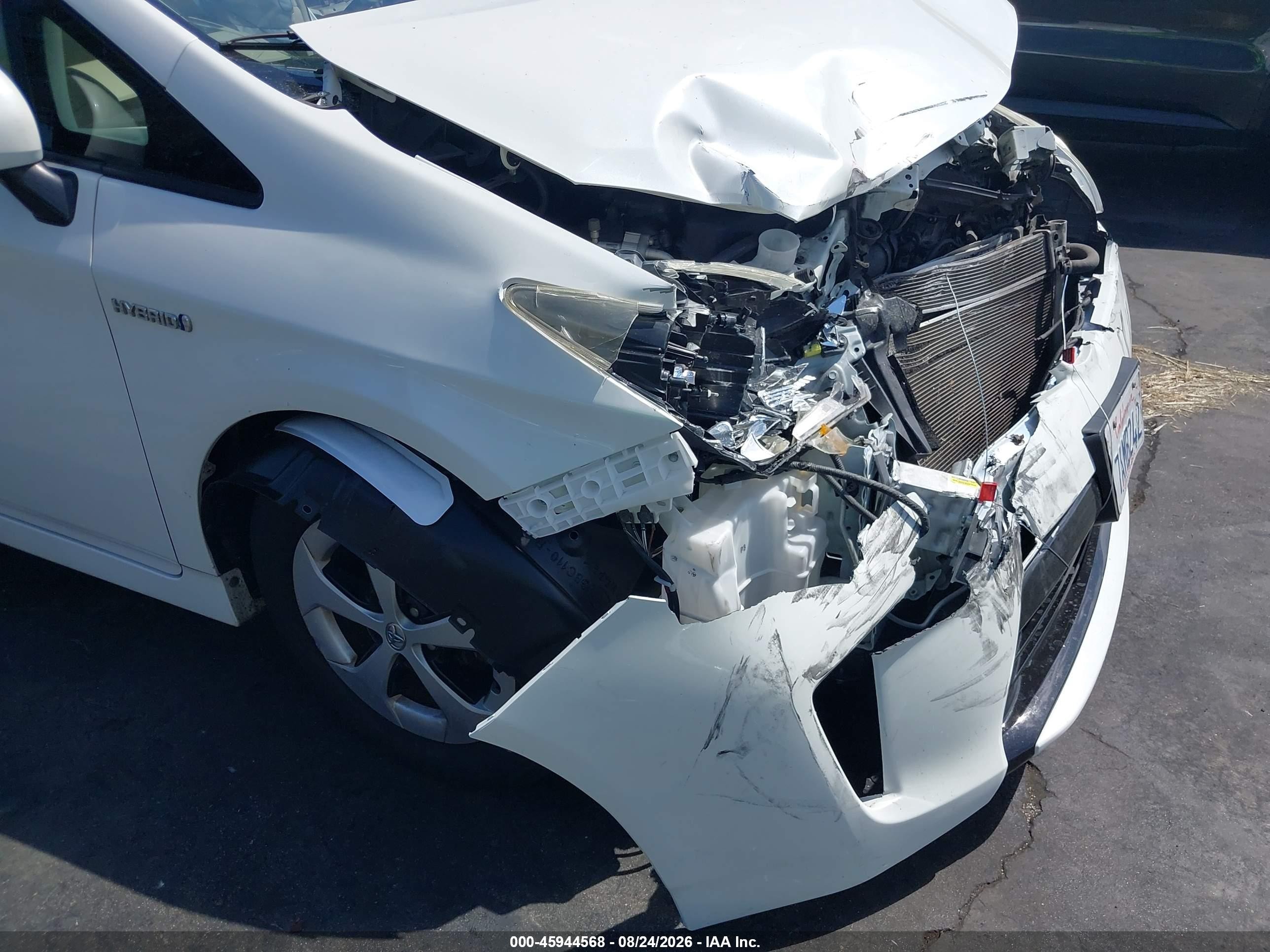 2013 Toyota Prius Four White vin: JTDKN3DU7D5588061