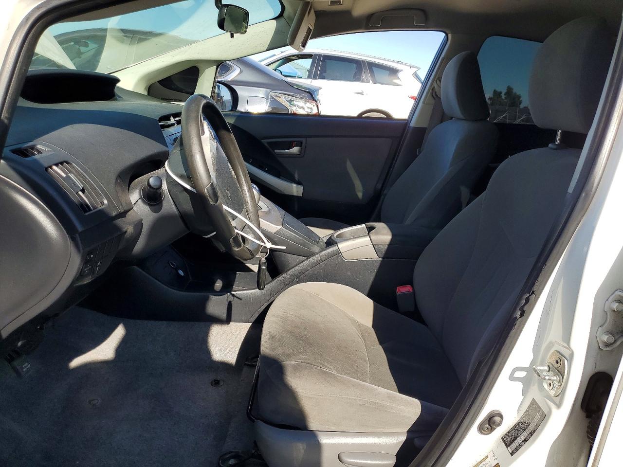 2013 Toyota Prius Three Белый vin: JTDKN3DU7D5590635