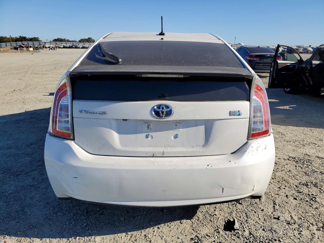 2013 Toyota Prius Three Белый vin: JTDKN3DU7D5590635