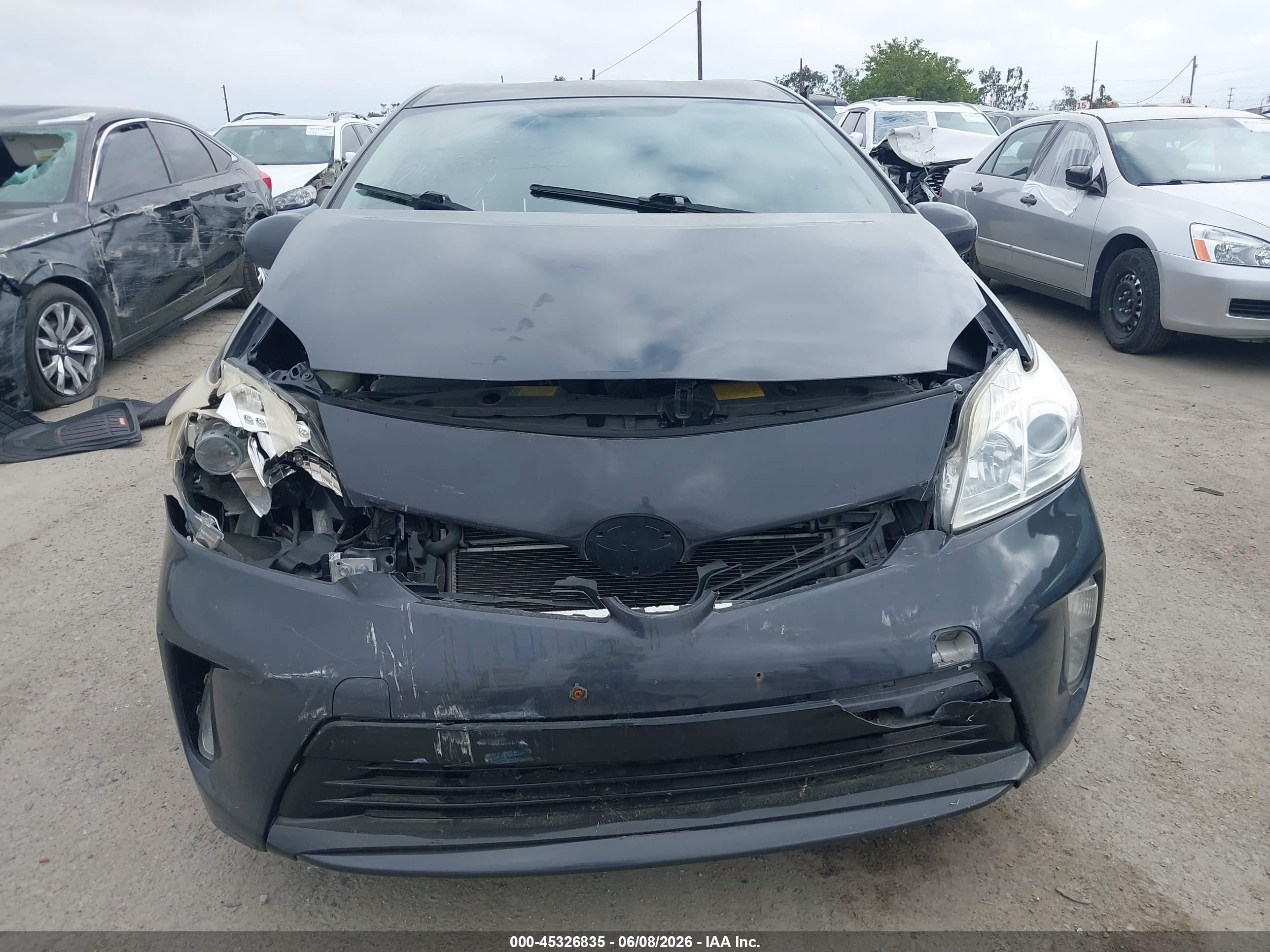 2013 Toyota Prius Three Серый vin: JTDKN3DU7D5687785