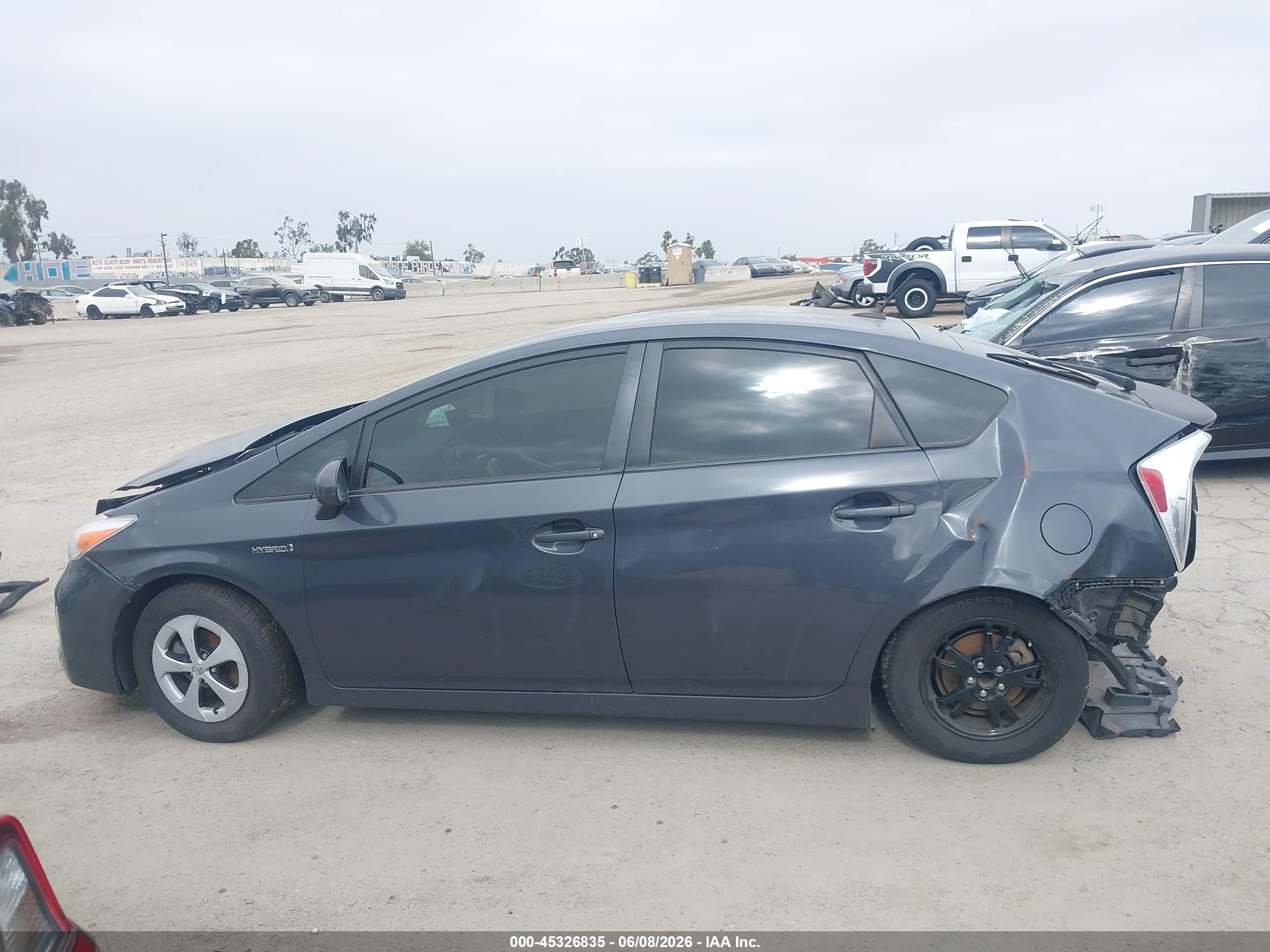 2013 Toyota Prius Three Серый vin: JTDKN3DU7D5687785