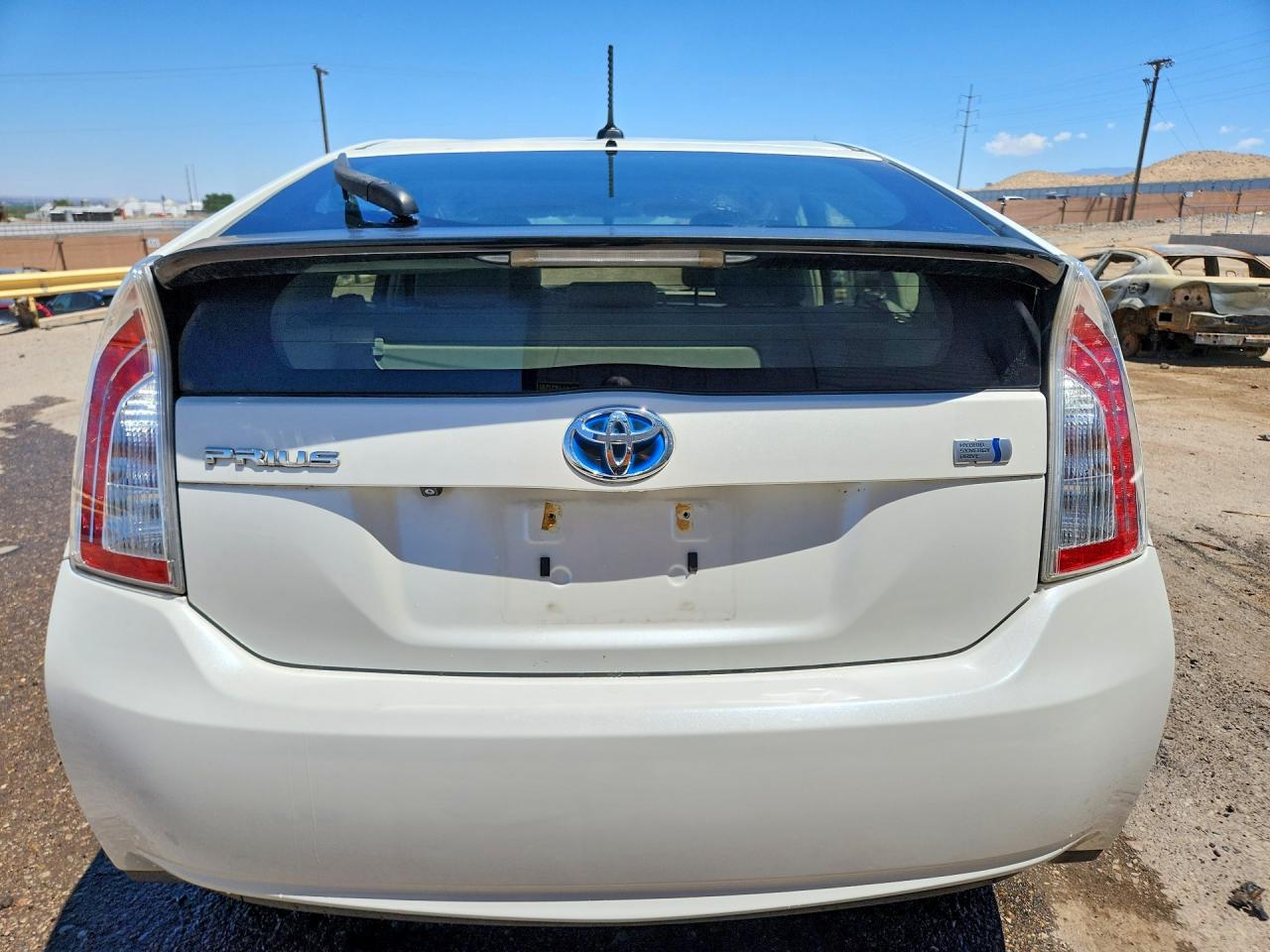 2014 Toyota Prius Three White vin: JTDKN3DU7E1764535