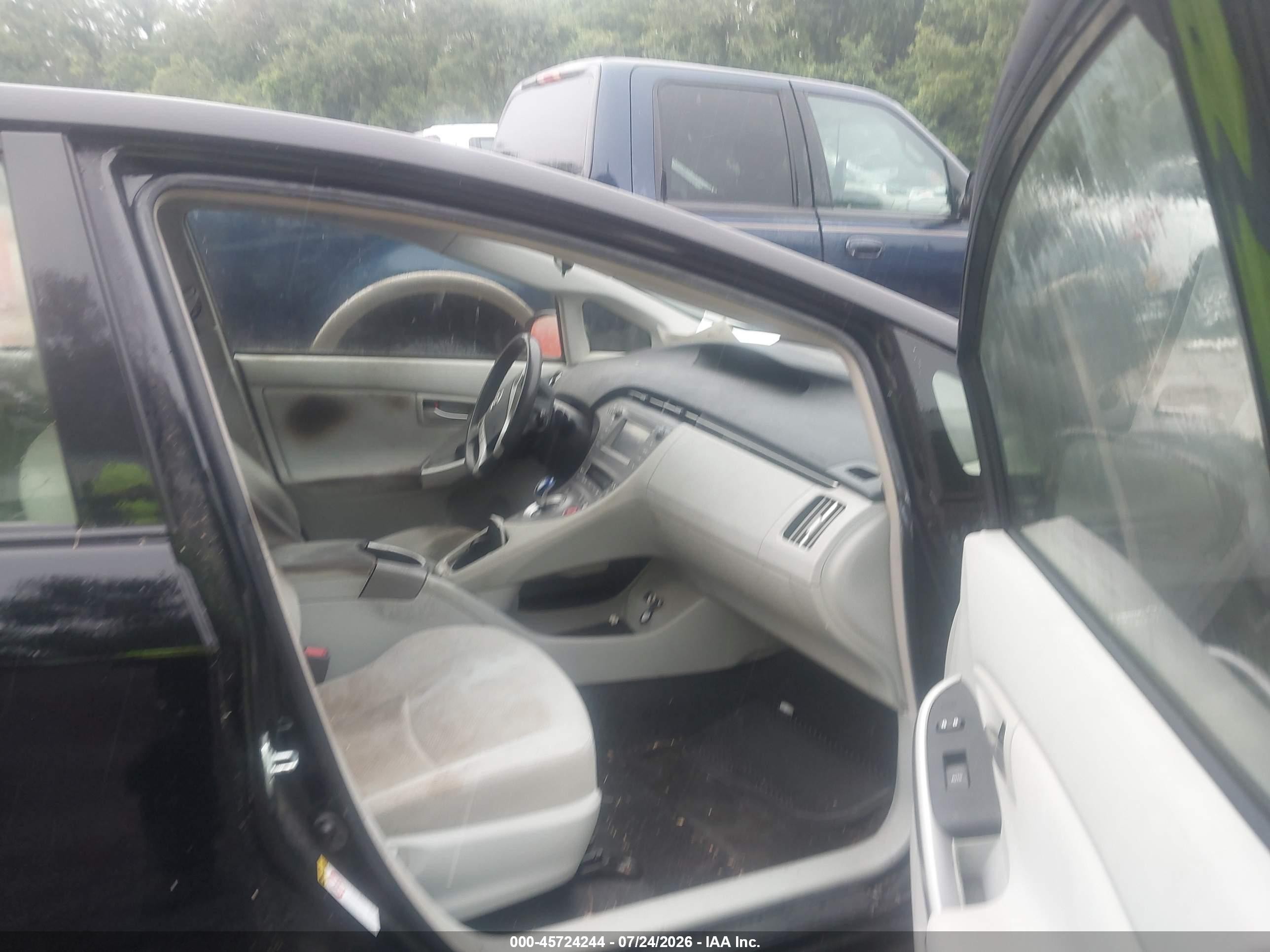 2015 Toyota Prius Two Черный vin: JTDKN3DU7F0396185