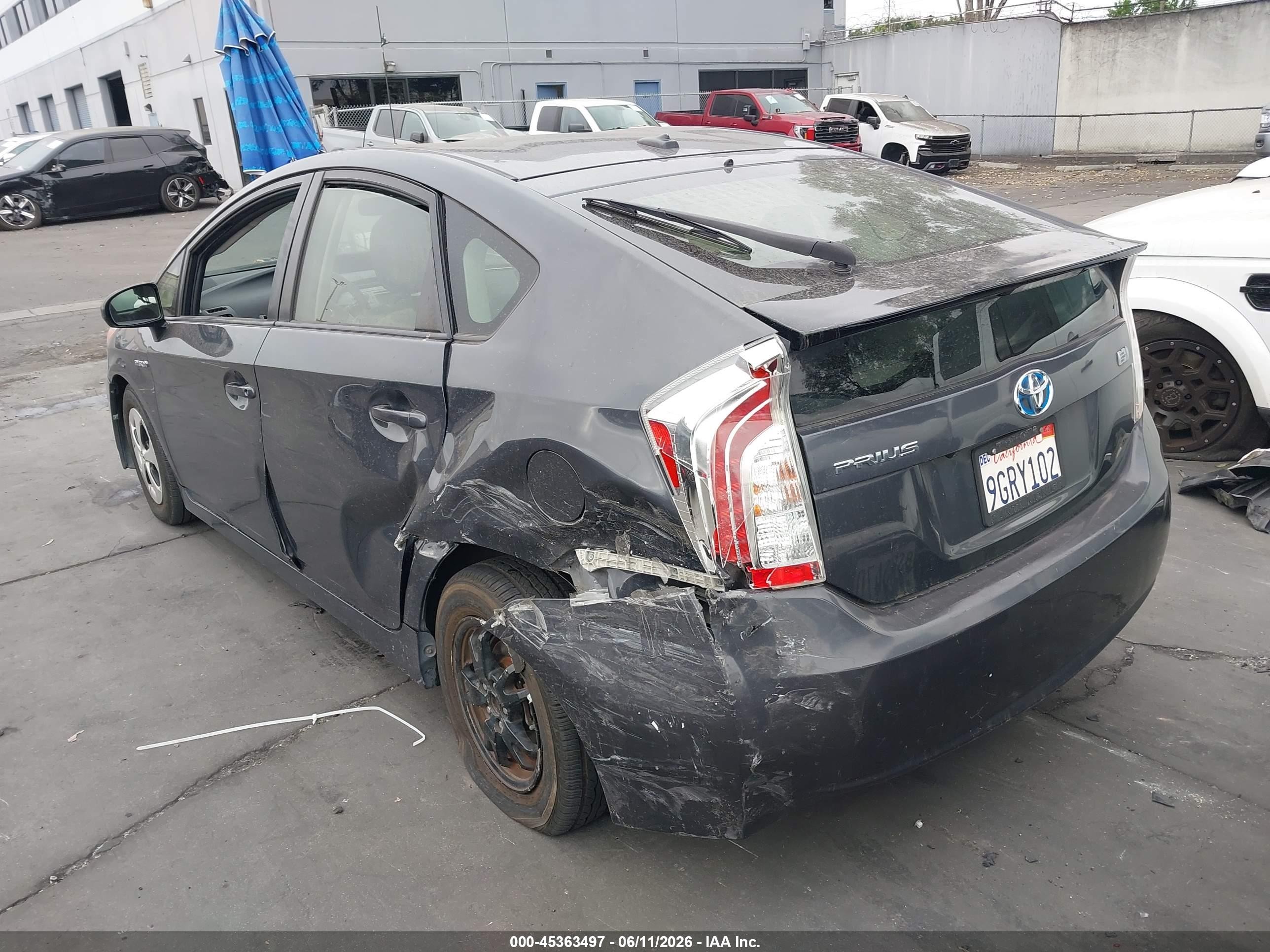 2015 Toyota Prius Three Серый vin: JTDKN3DU7F0413521