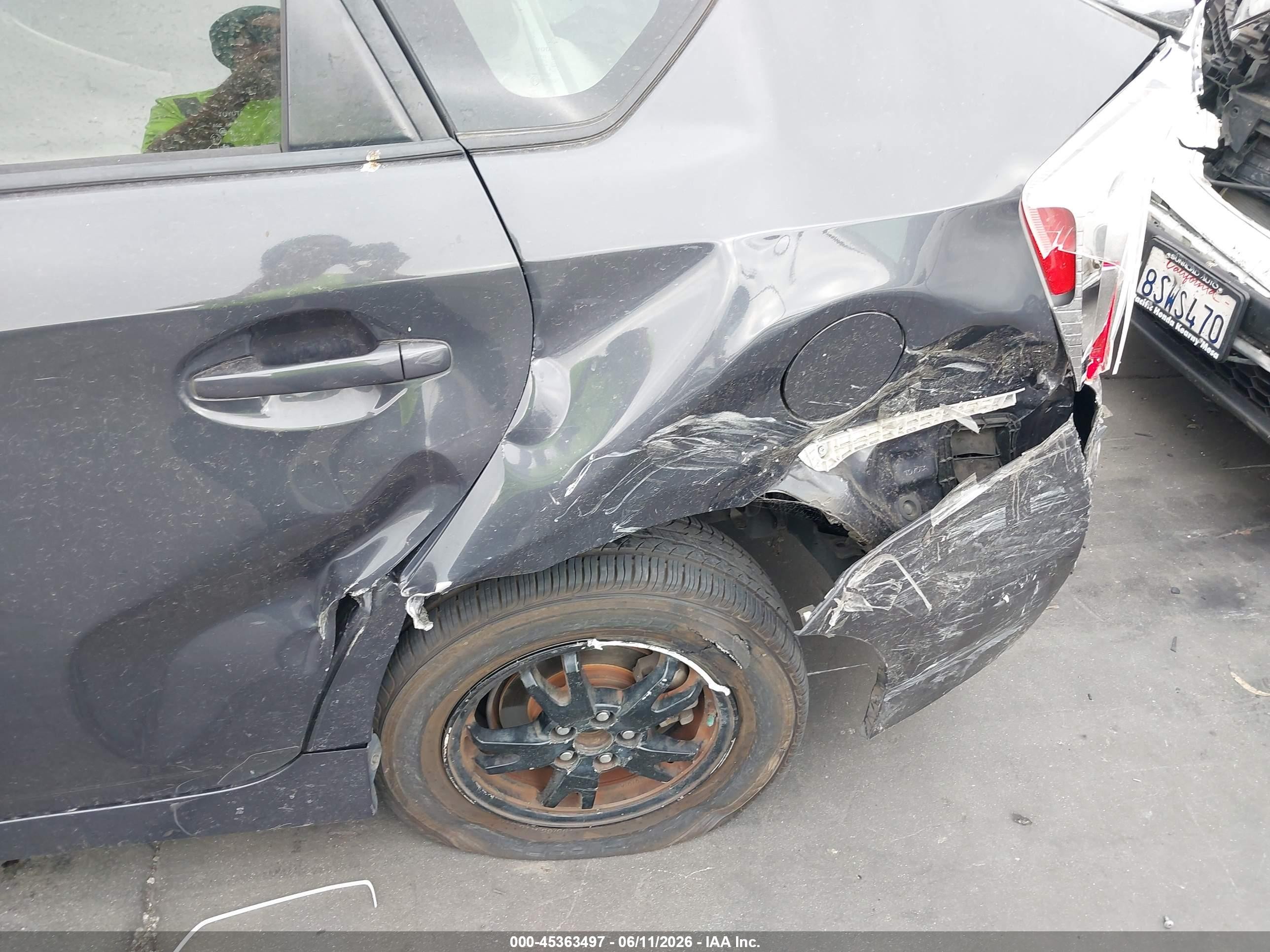 2015 Toyota Prius Three Серый vin: JTDKN3DU7F0413521
