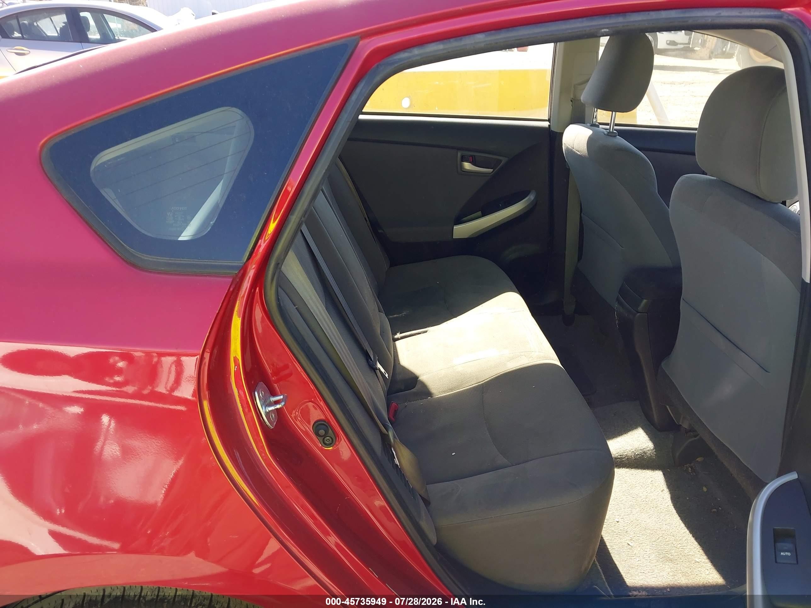 2015 Toyota Prius Three Красный vin: JTDKN3DU7F0430352