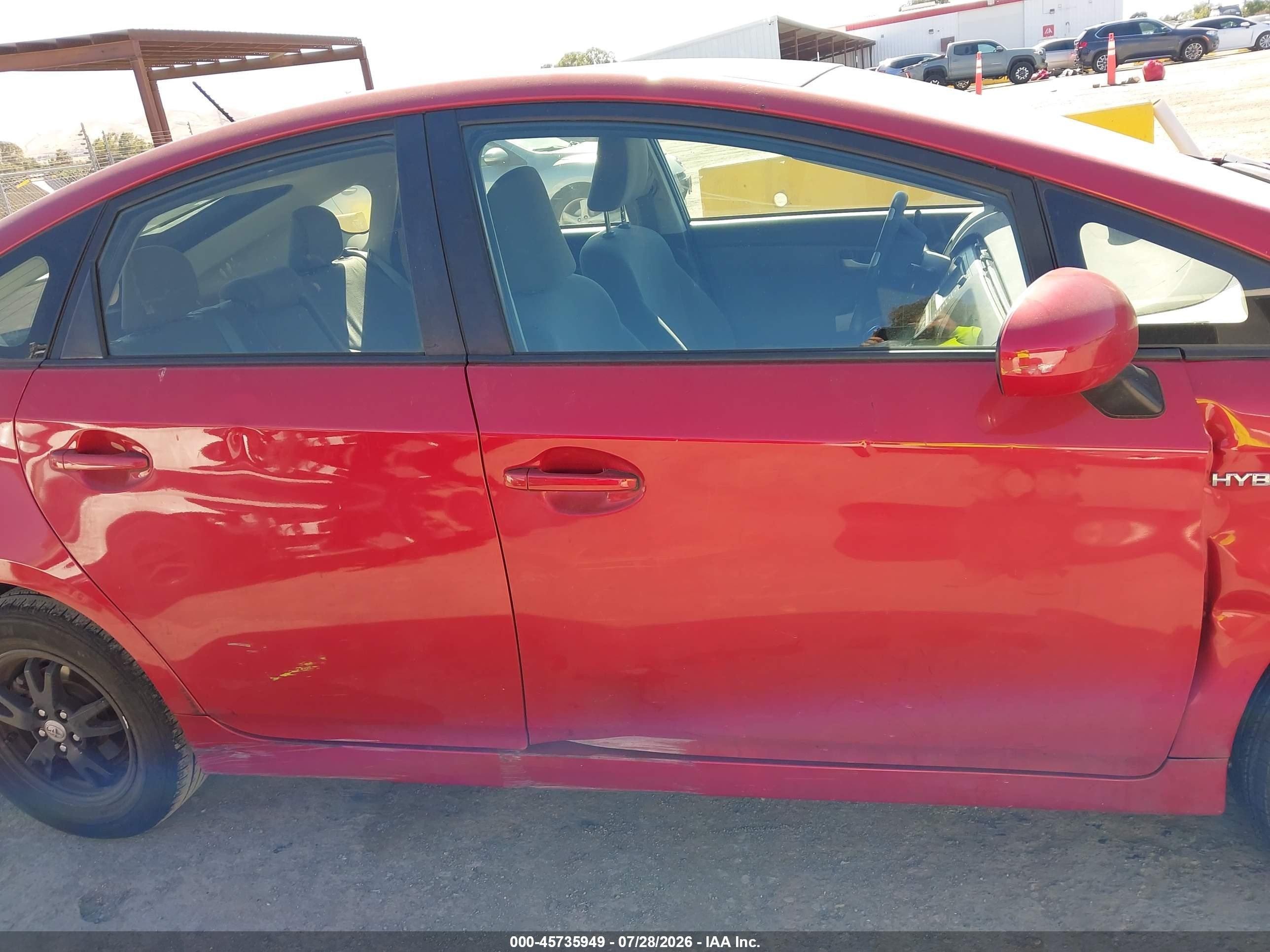 2015 Toyota Prius Three Красный vin: JTDKN3DU7F0430352