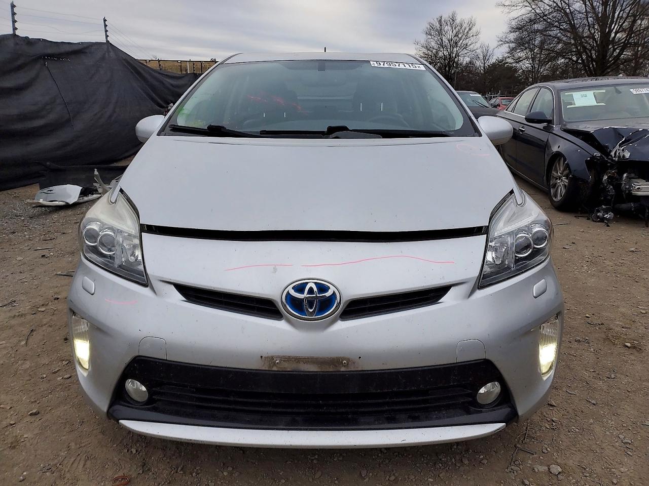 2015 Toyota Prius Серебряный vin: JTDKN3DU7F0447040