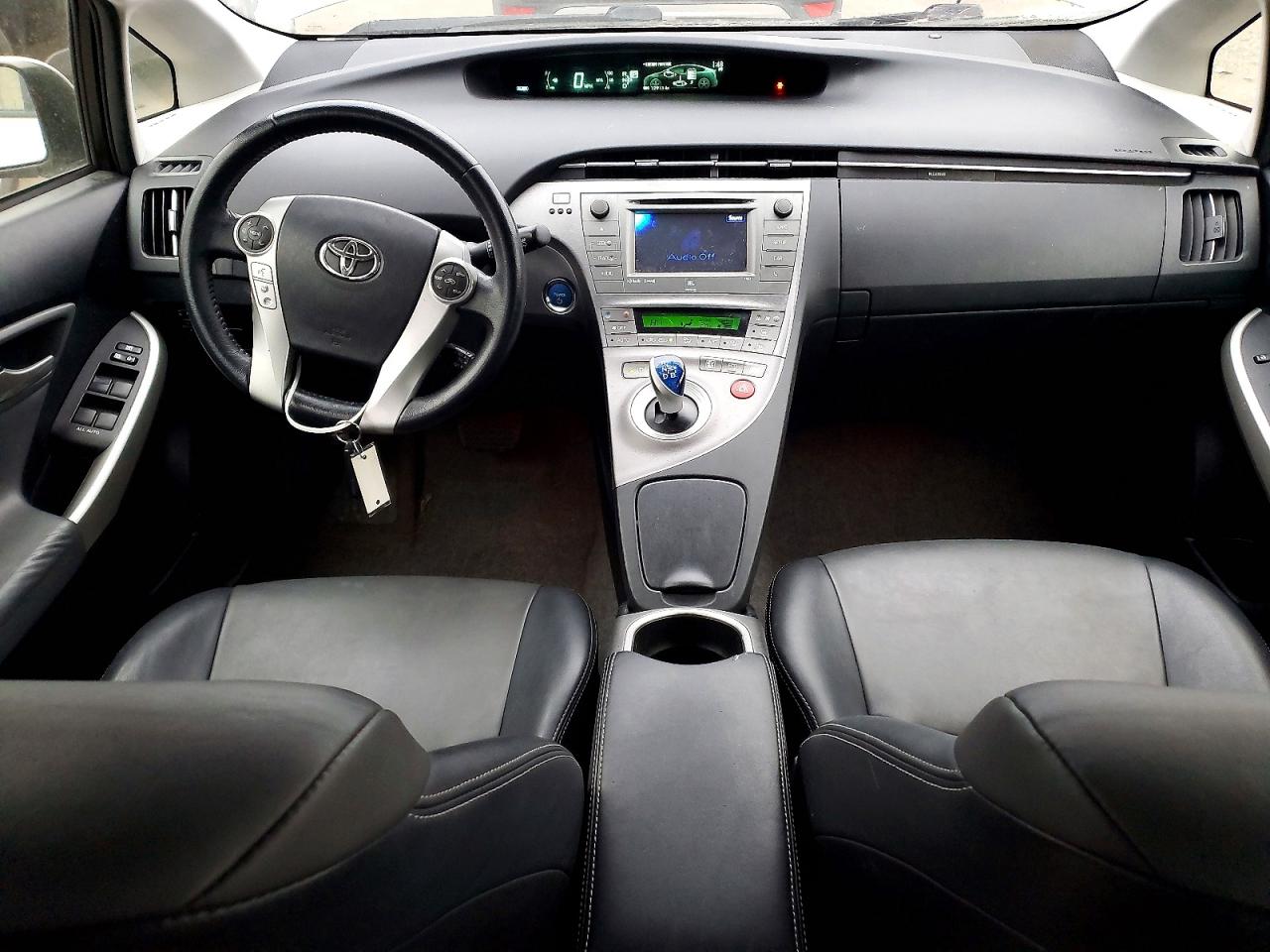 2015 Toyota Prius Серебряный vin: JTDKN3DU7F0447040