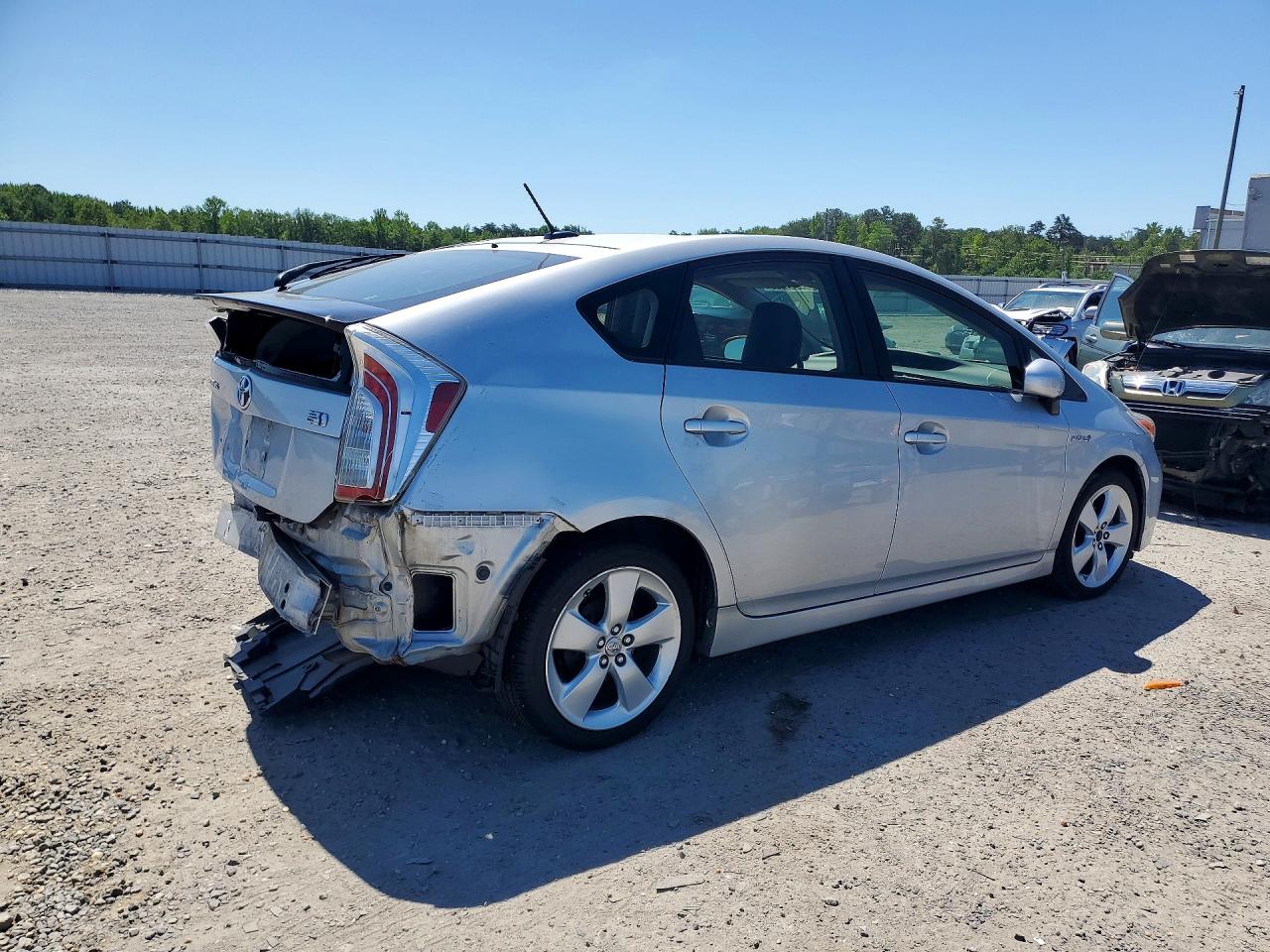 2015 Toyota Prius Five Серебряный vin: JTDKN3DU7F0447040