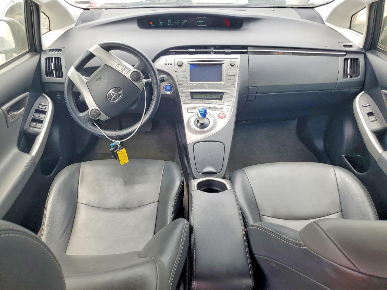 2015 Toyota Prius Five Серебряный vin: JTDKN3DU7F0447040