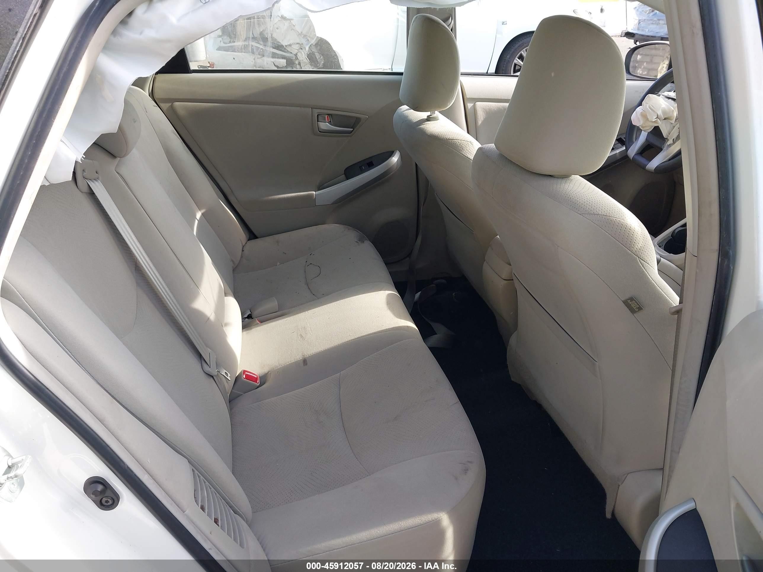 2015 Toyota Prius Two Белый vin: JTDKN3DU7F0448978