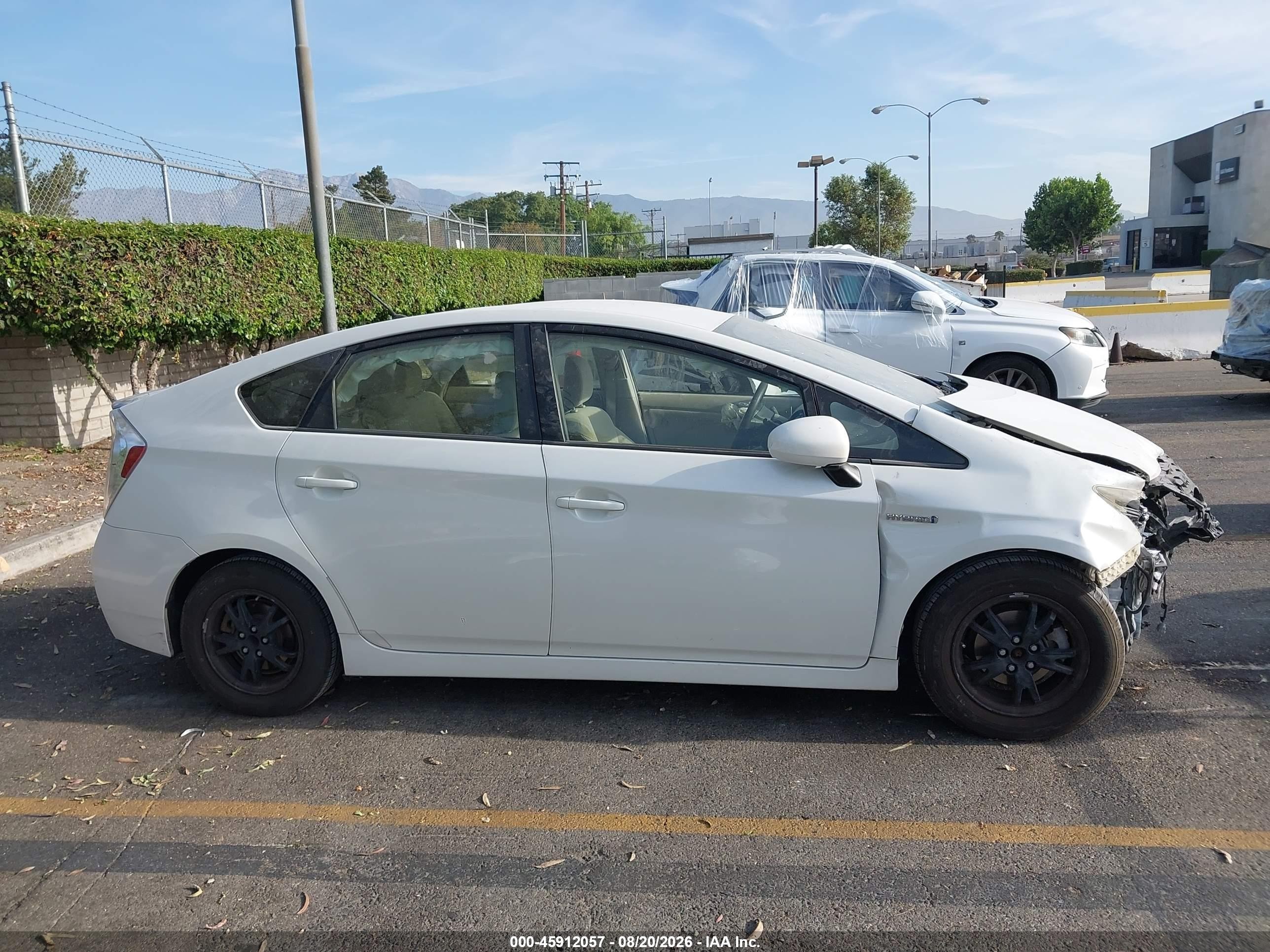 2015 Toyota Prius Two Белый vin: JTDKN3DU7F0448978
