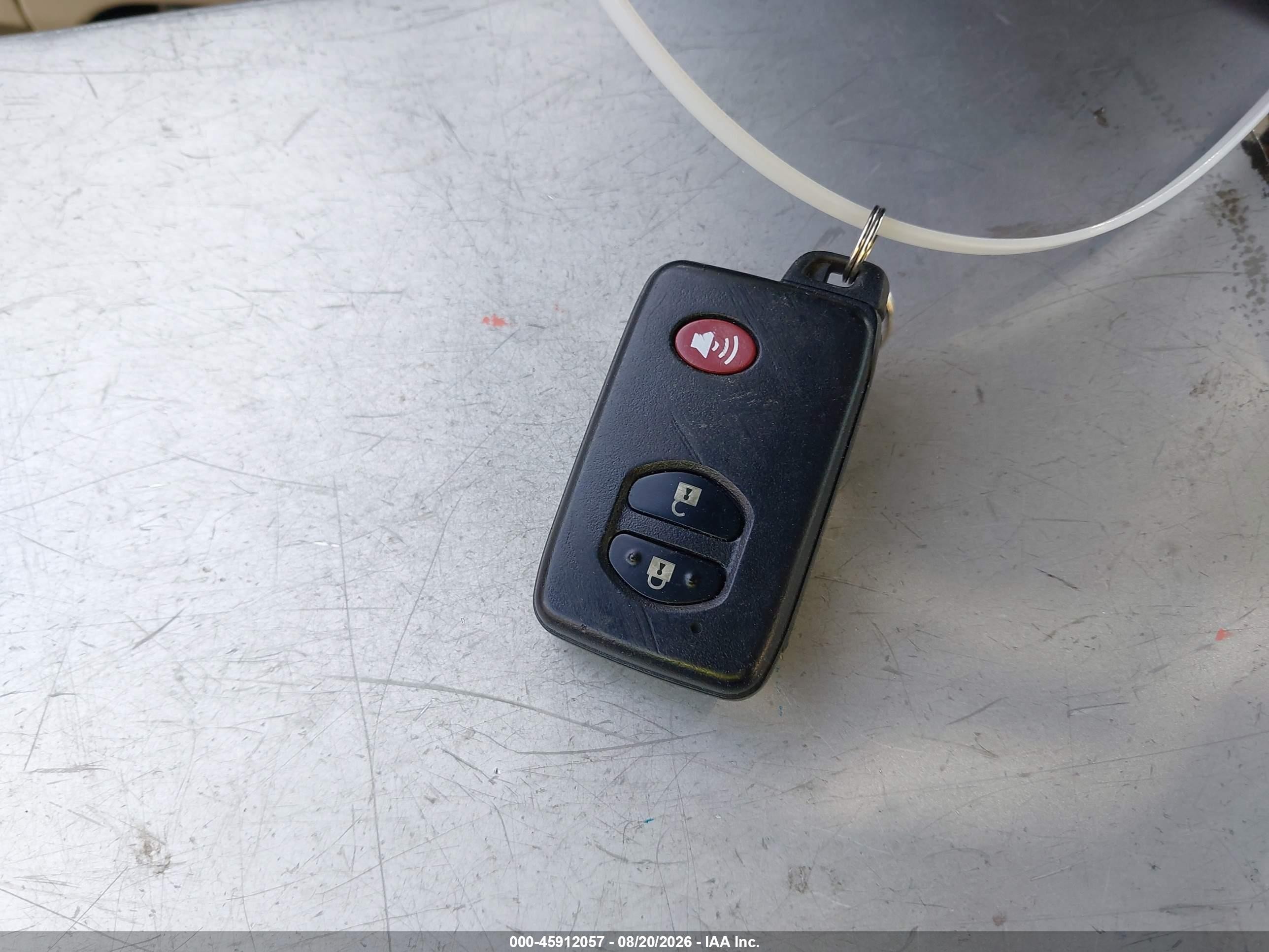 2015 Toyota Prius Two Белый vin: JTDKN3DU7F0448978