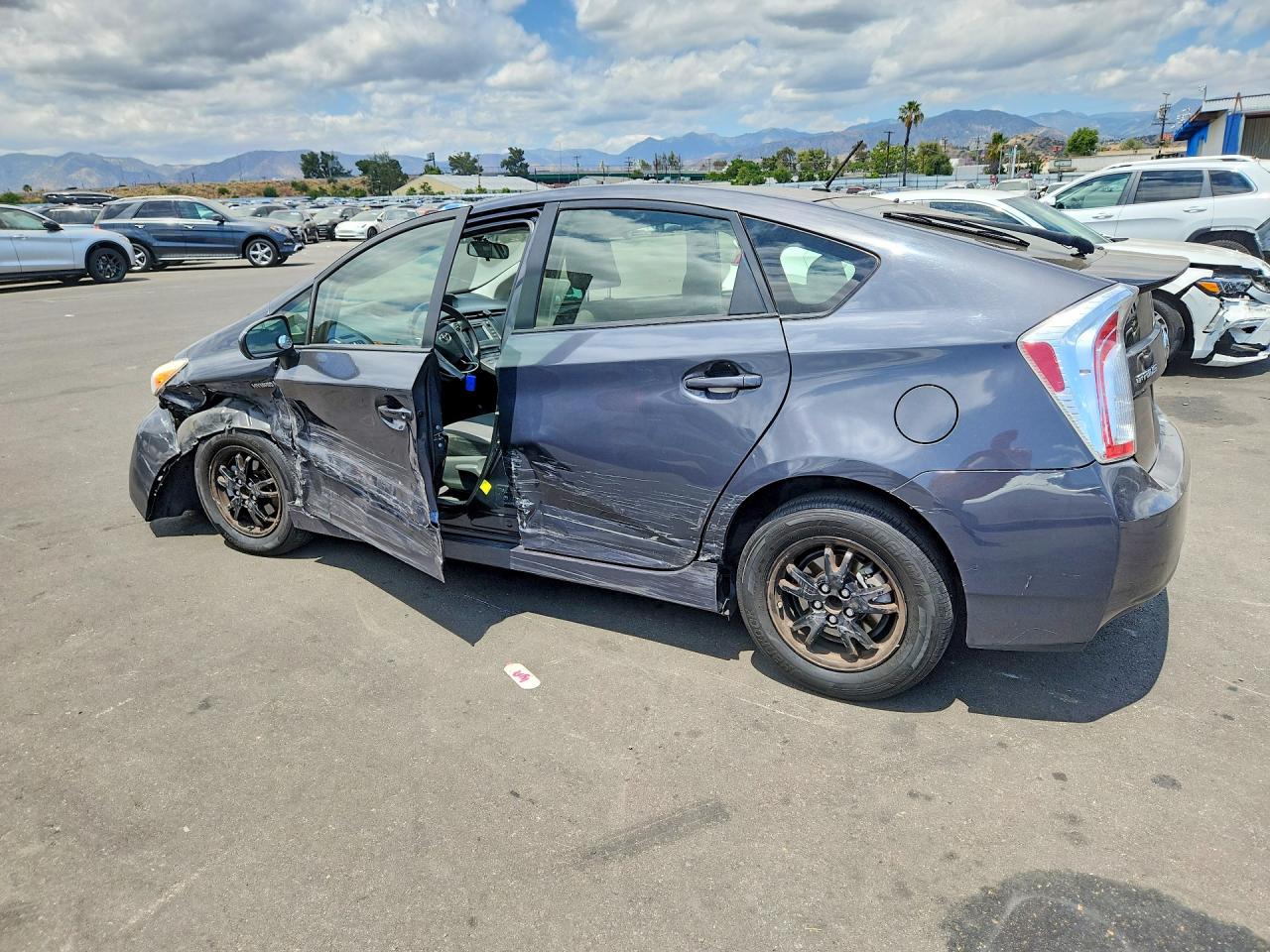 2015 Toyota Prius Two Gray vin: JTDKN3DU7F0450617