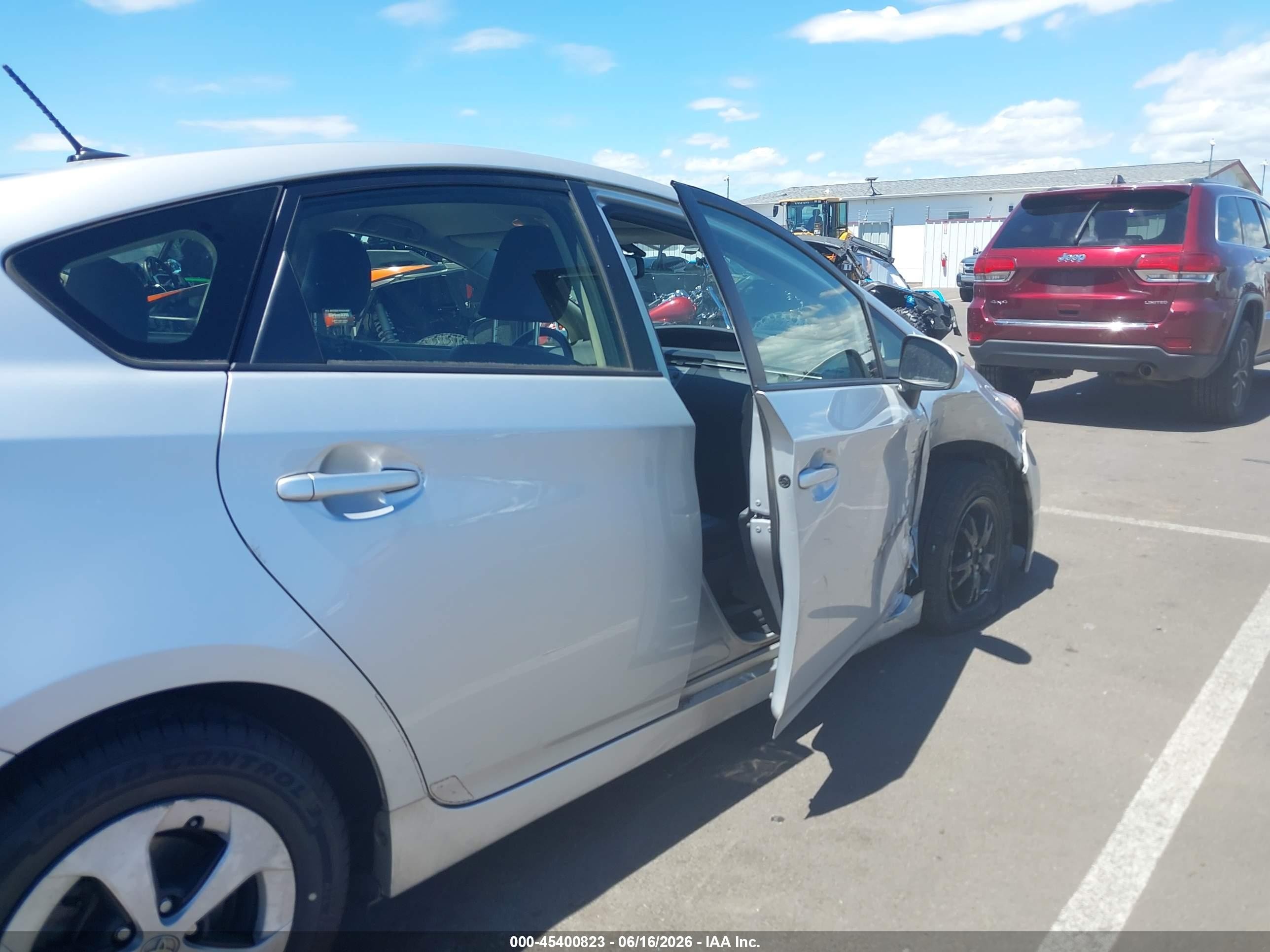 2015 Toyota Prius Four Silver vin: JTDKN3DU7F0459964