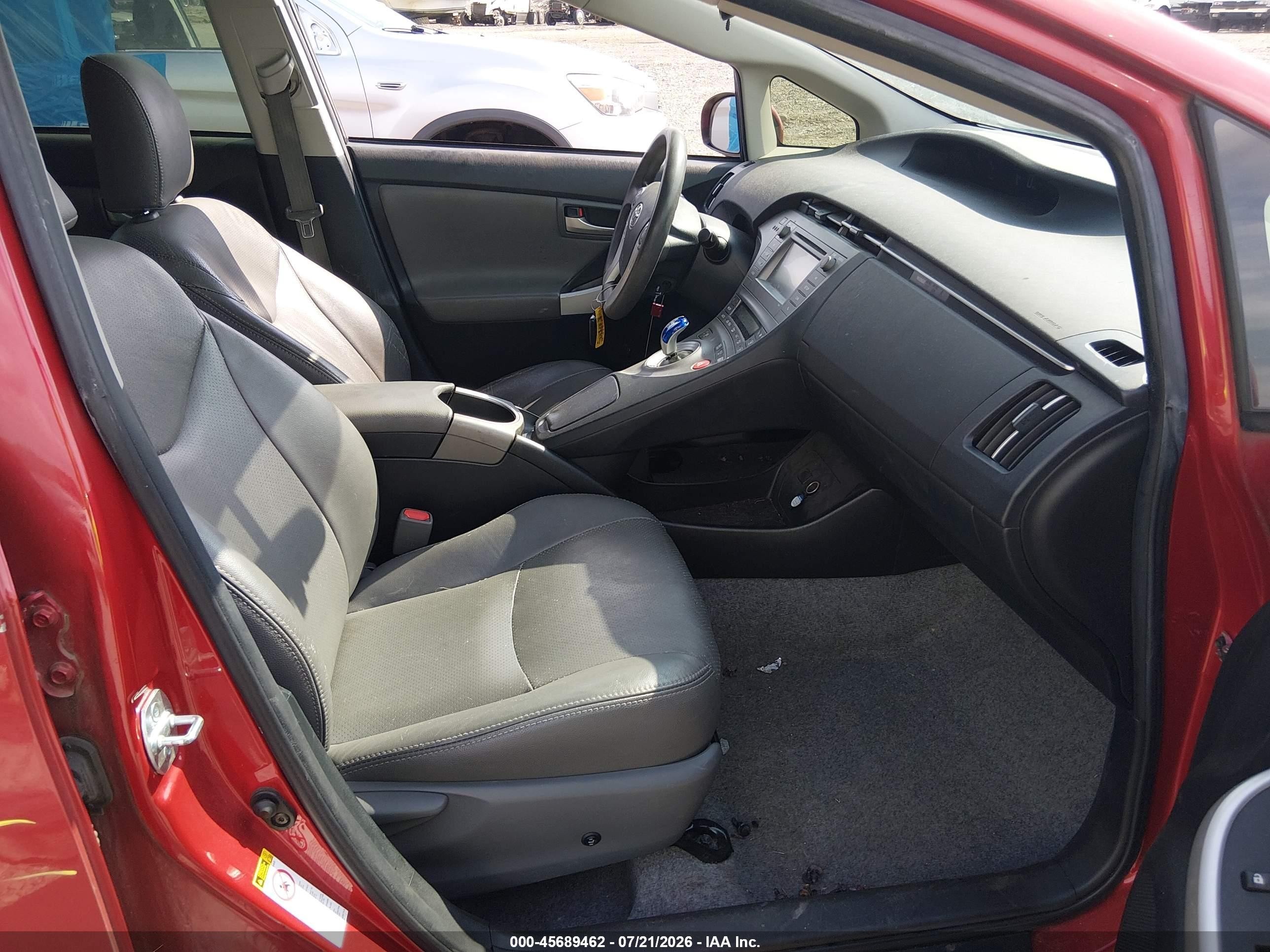 2015 Toyota Prius Two Red vin: JTDKN3DU7F1886197