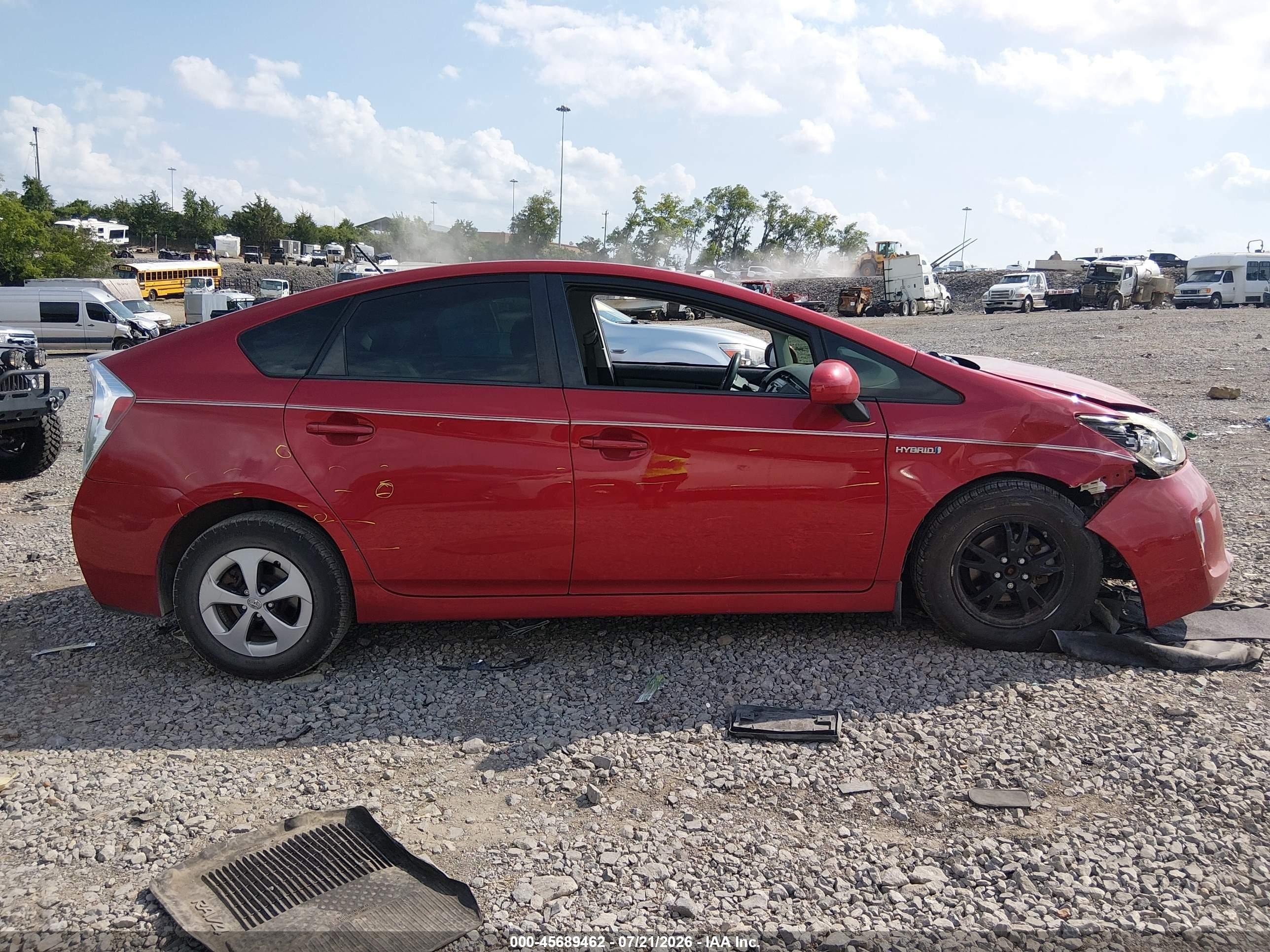 2015 Toyota Prius Two Red vin: JTDKN3DU7F1886197