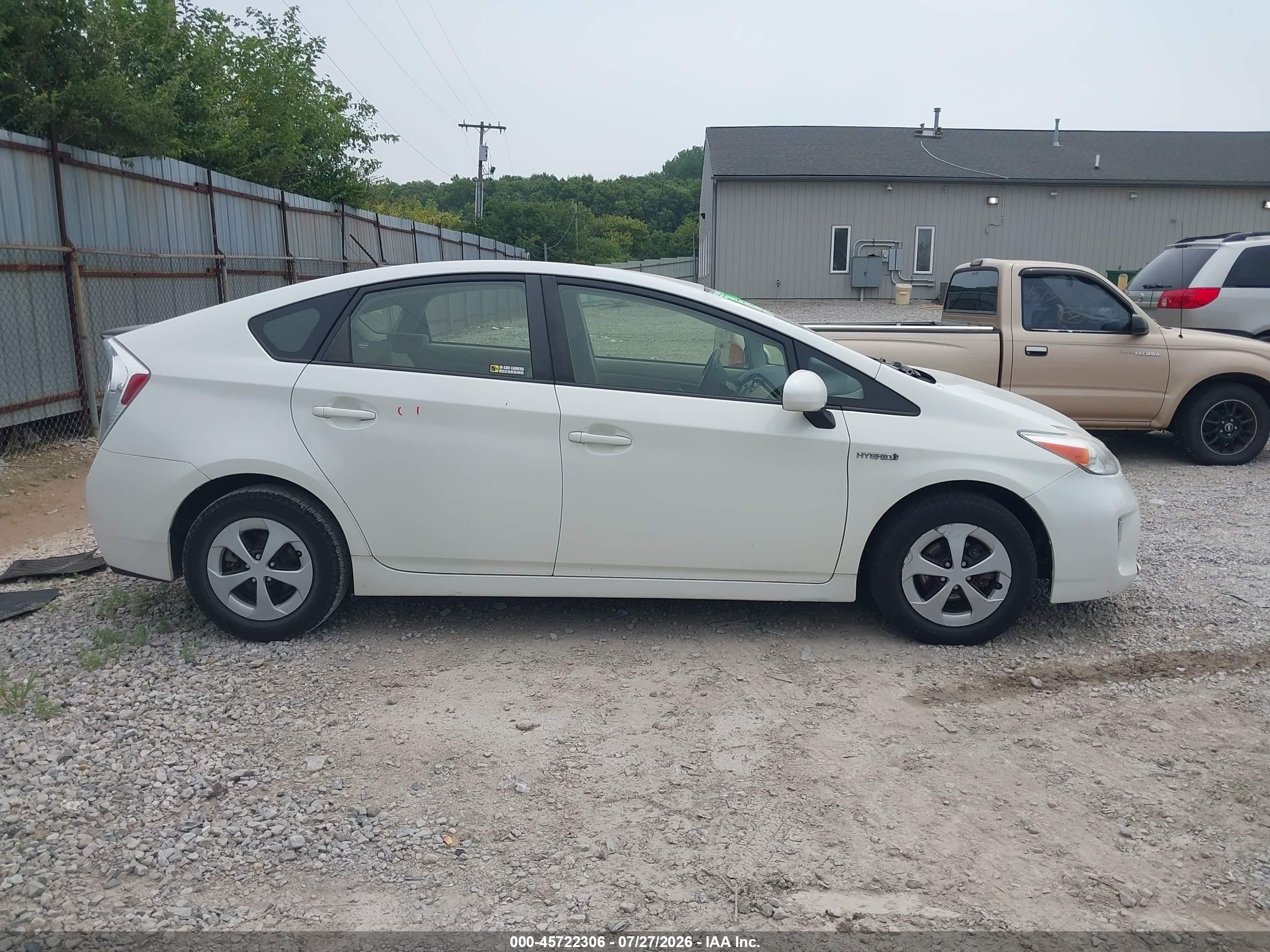 2015 Toyota Prius Three White vin: JTDKN3DU7F1898527