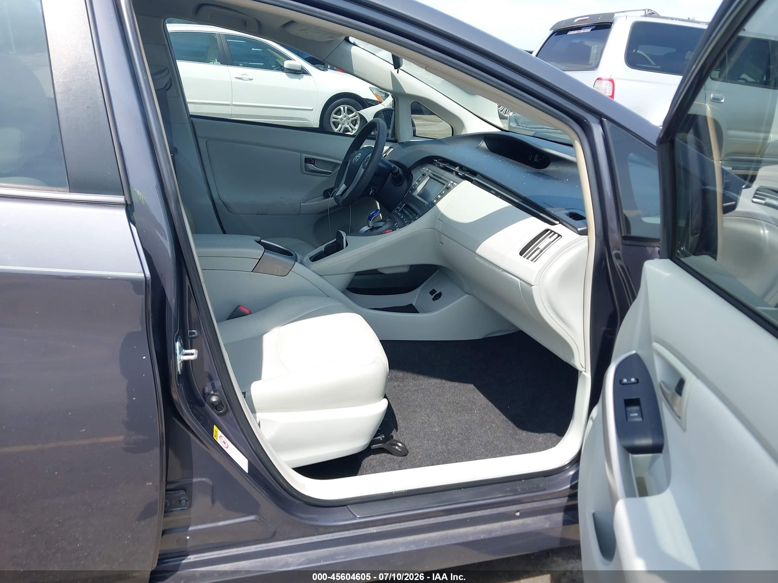2015 Toyota Prius Two Gray vin: JTDKN3DU7F1907744