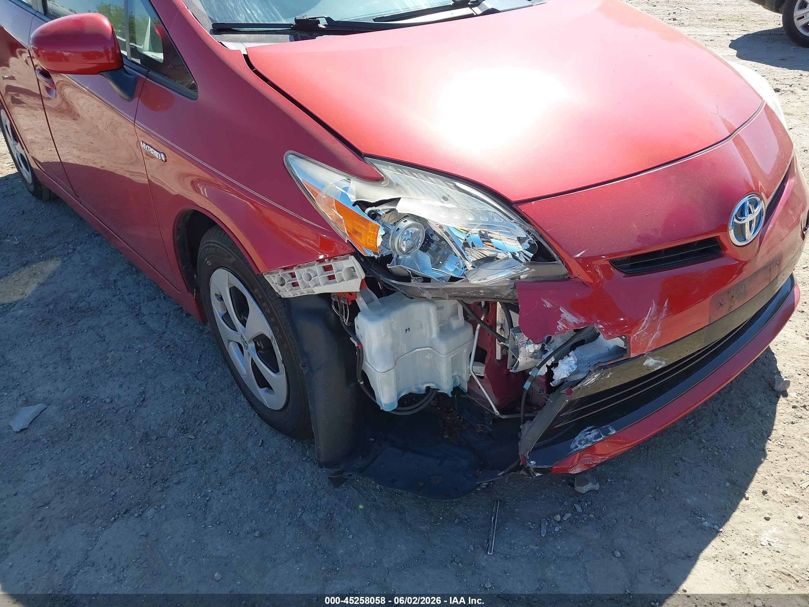 2015 Toyota Prius Four Red vin: JTDKN3DU7F1928979
