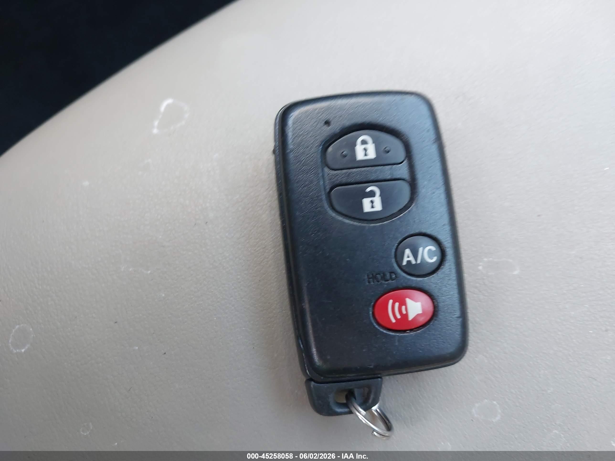 2015 Toyota Prius Four Red vin: JTDKN3DU7F1928979