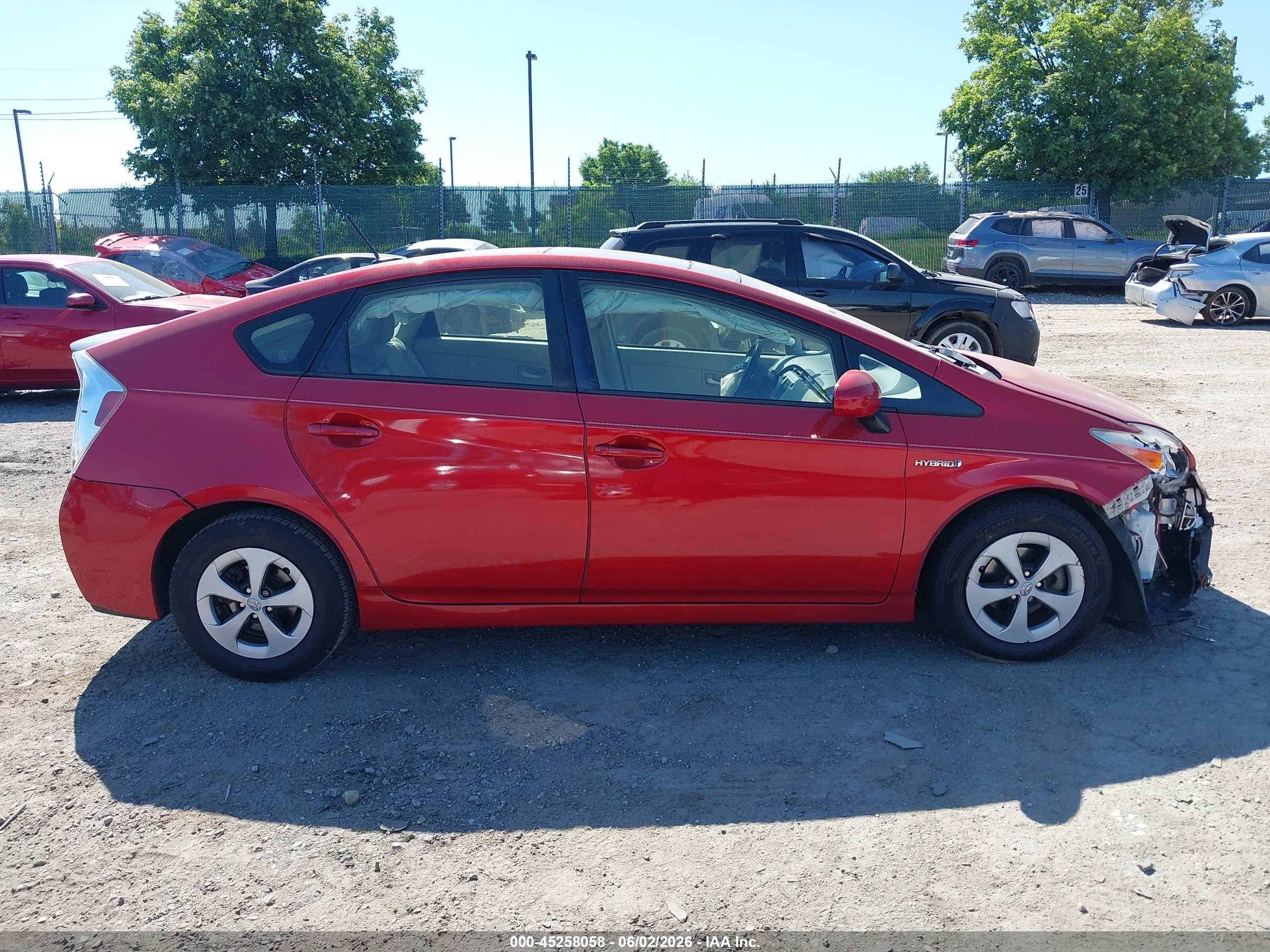 2015 Toyota Prius Four Red vin: JTDKN3DU7F1928979
