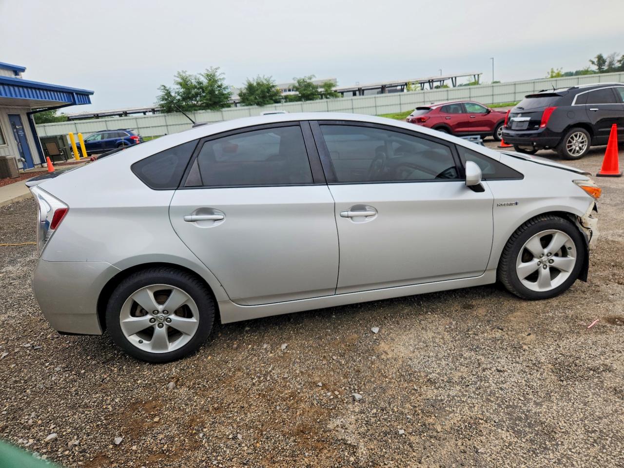2015 Toyota Prius Five Silver vin: JTDKN3DU7F1940923