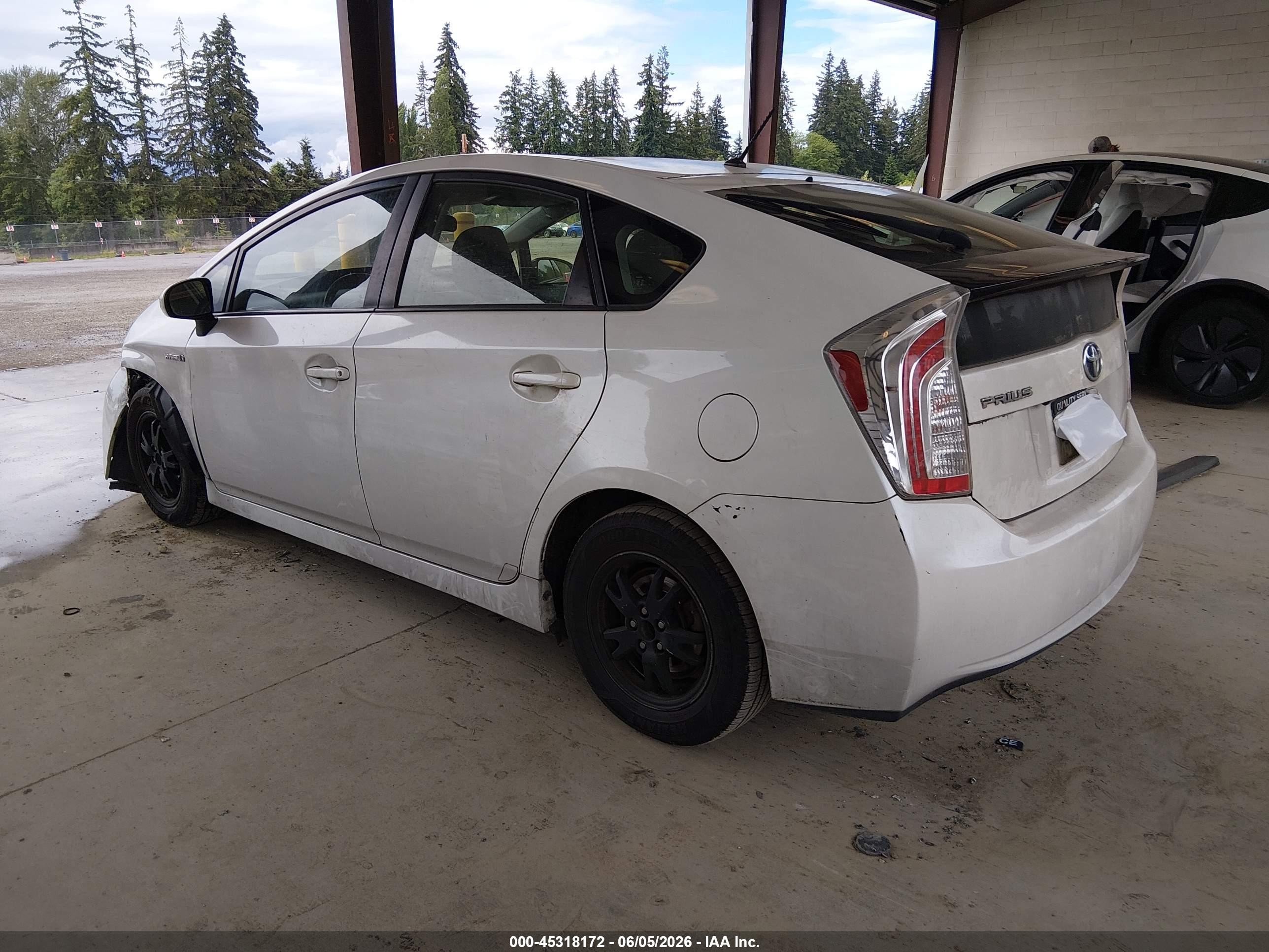 2015 Toyota Prius Two Белый vin: JTDKN3DU7F1971153
