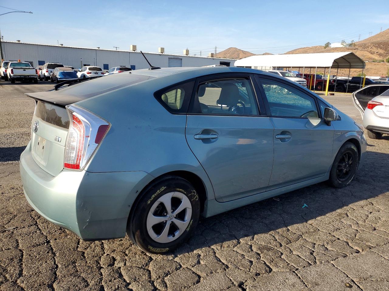 2015 Toyota Prius Three Бирюзовый vin: JTDKN3DU7F1976532