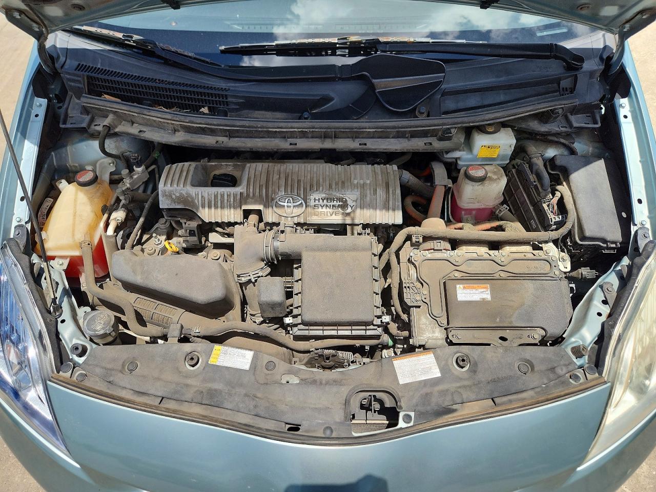 2015 Toyota Prius Four Gray vin: JTDKN3DU7F2003399