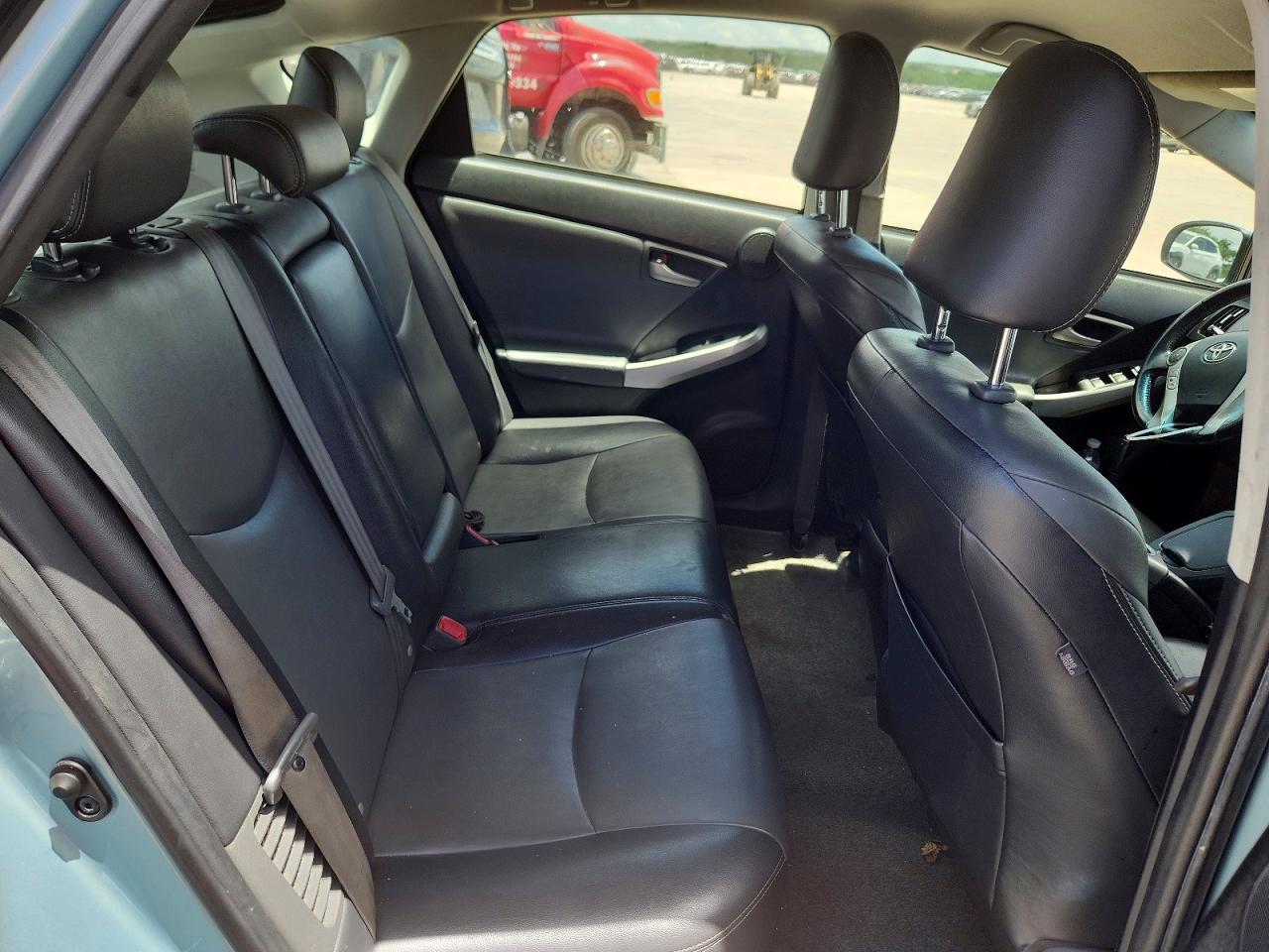 2015 Toyota Prius Four Gray vin: JTDKN3DU7F2003399