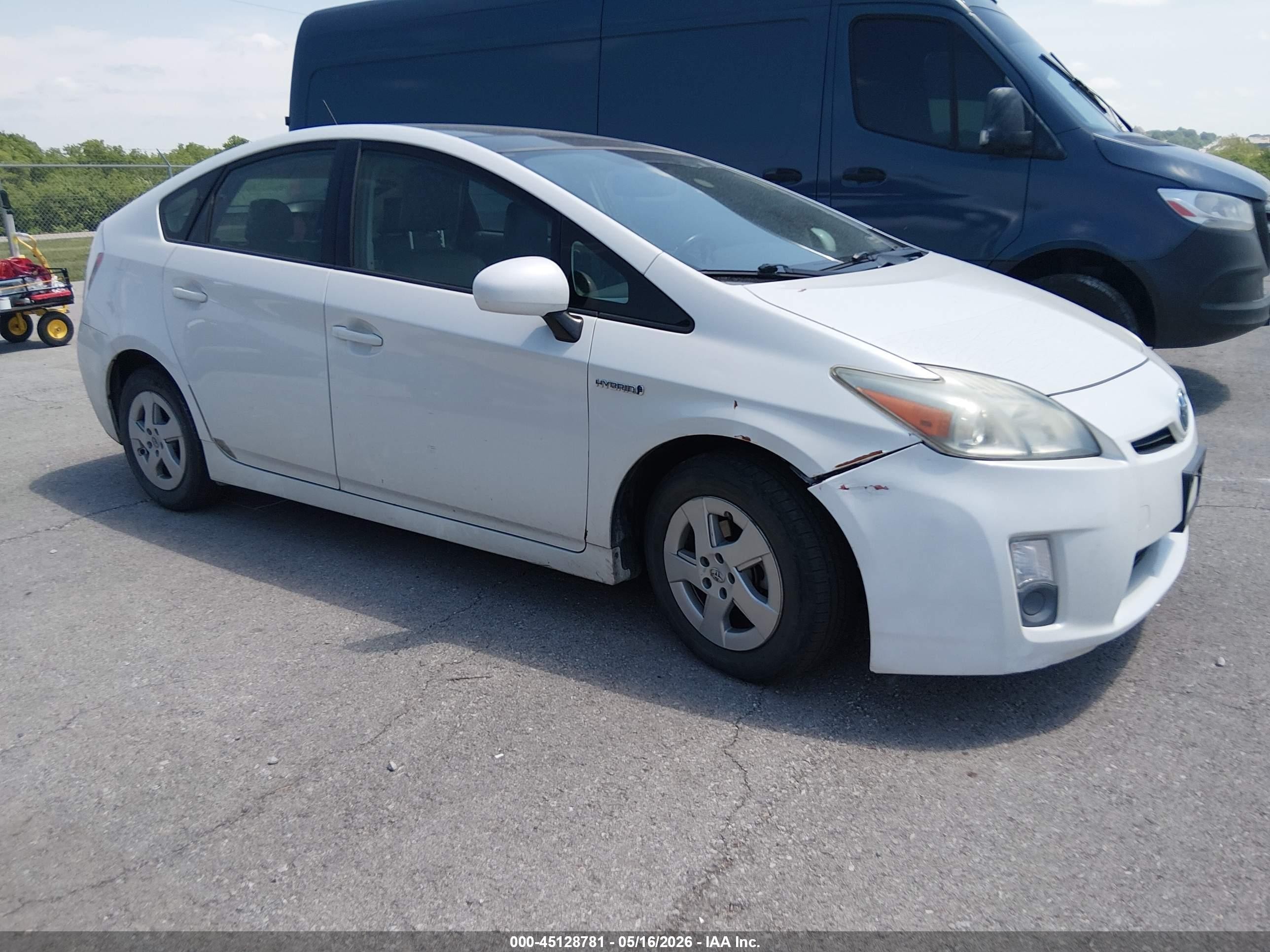 2010 Toyota Prius Iv White vin: JTDKN3DU8A0175669