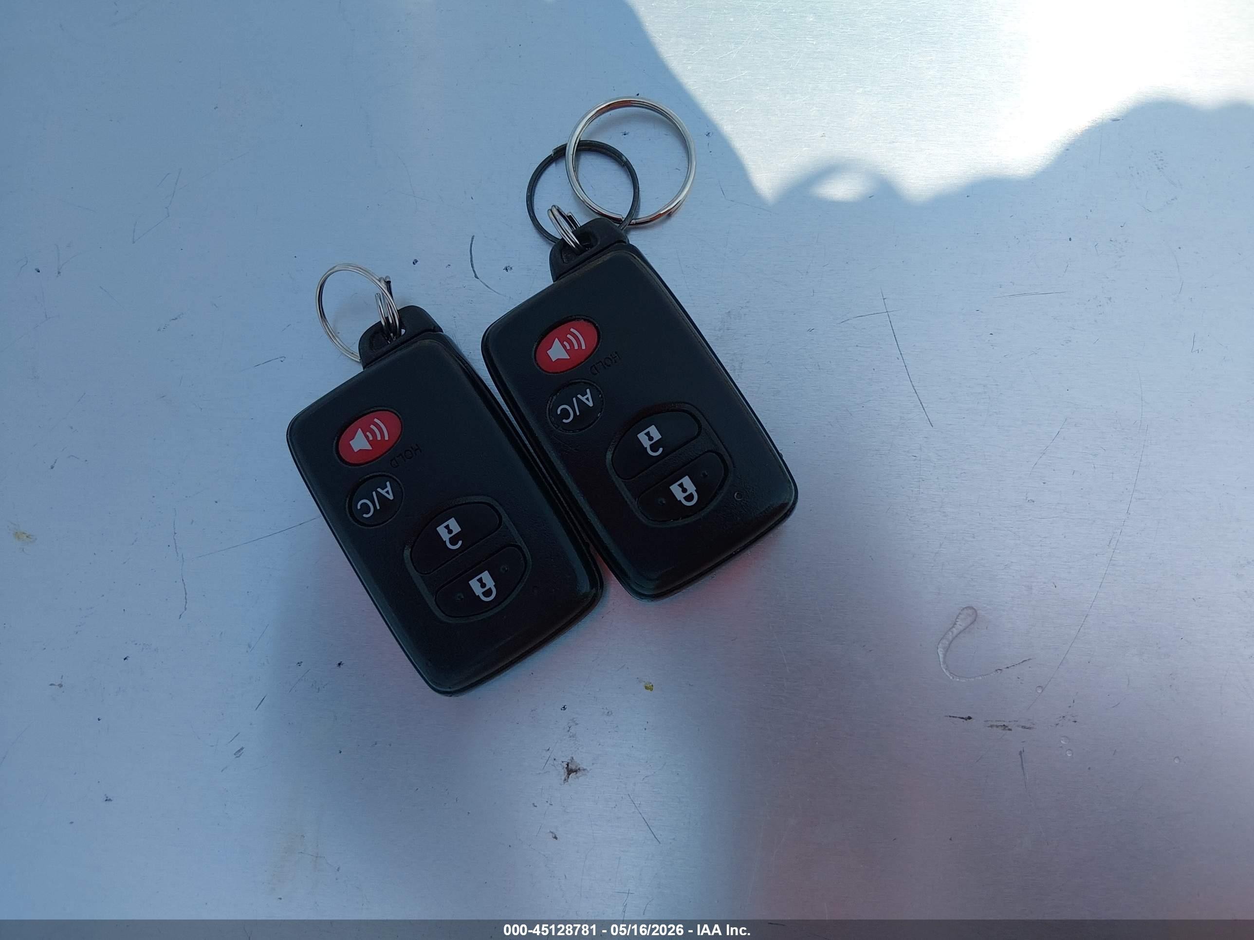2010 Toyota Prius Iv Белый vin: JTDKN3DU8A0175669