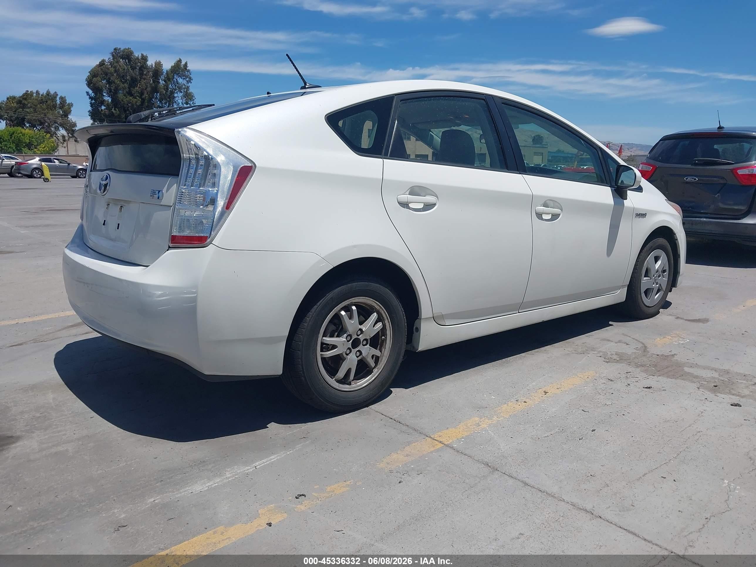 2010 Toyota Prius Iii White vin: JTDKN3DU8A0243985
