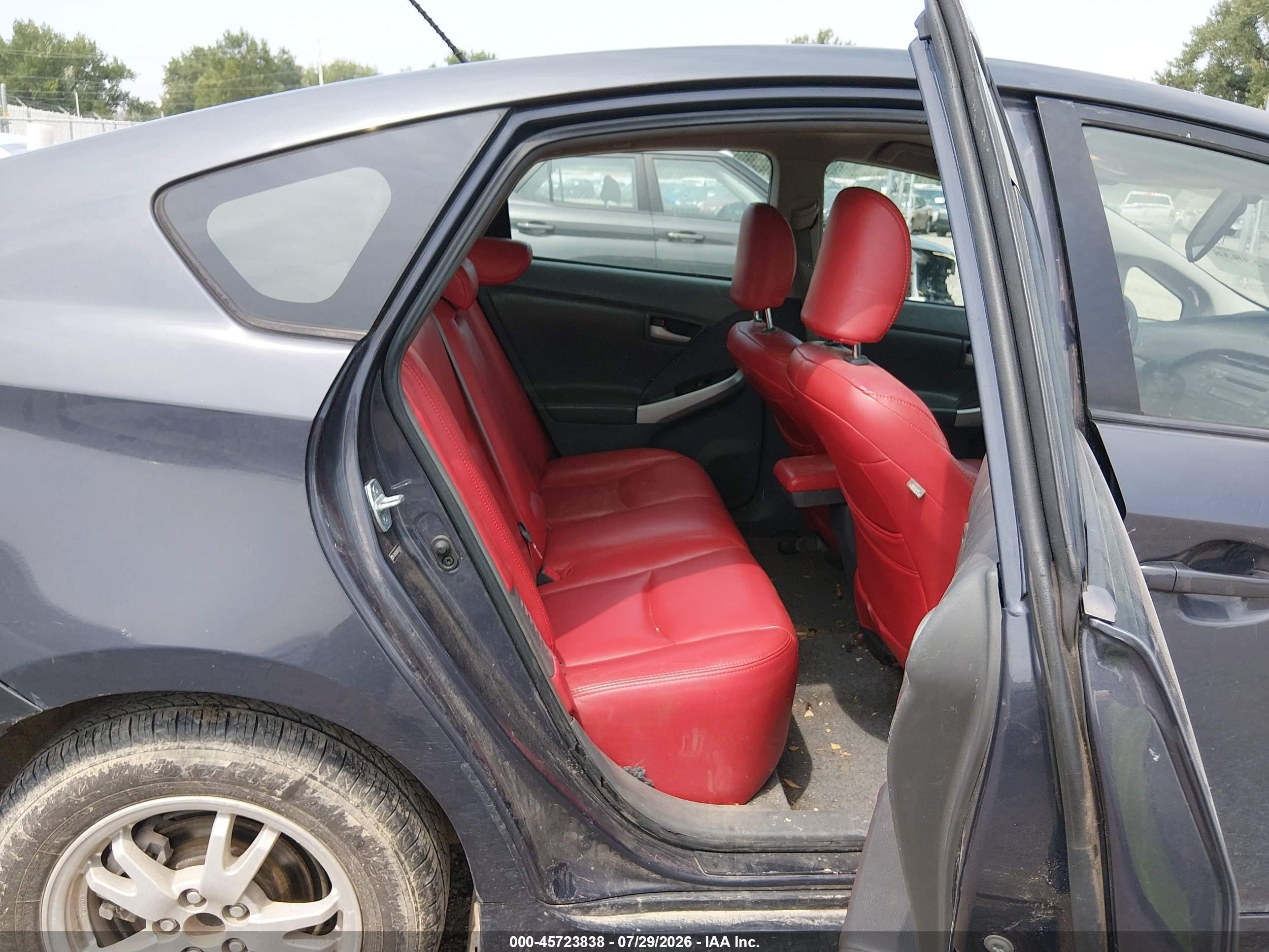 2011 Toyota Prius Two Серый vin: JTDKN3DU8B0252784