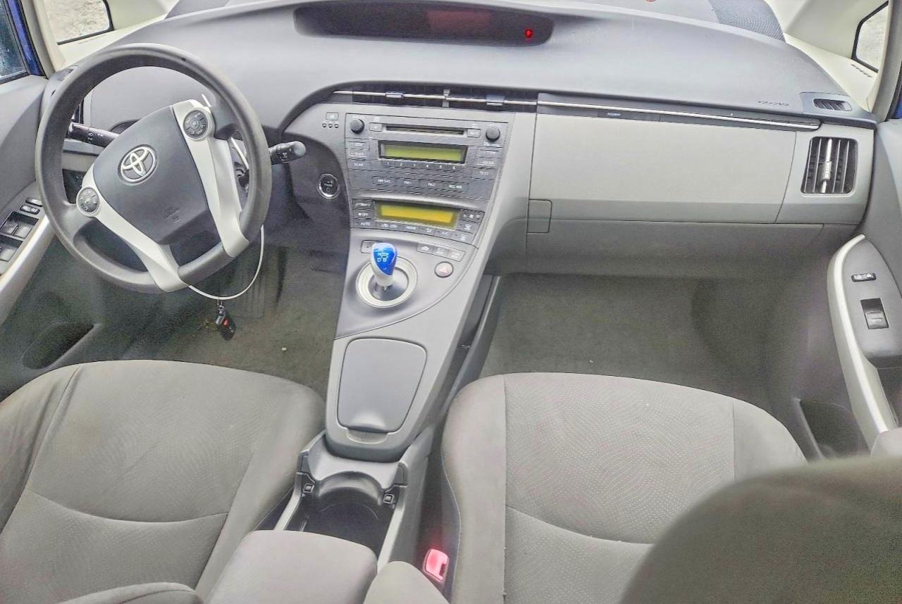 2011 Toyota Prius Two Синий vin: JTDKN3DU8B0275580