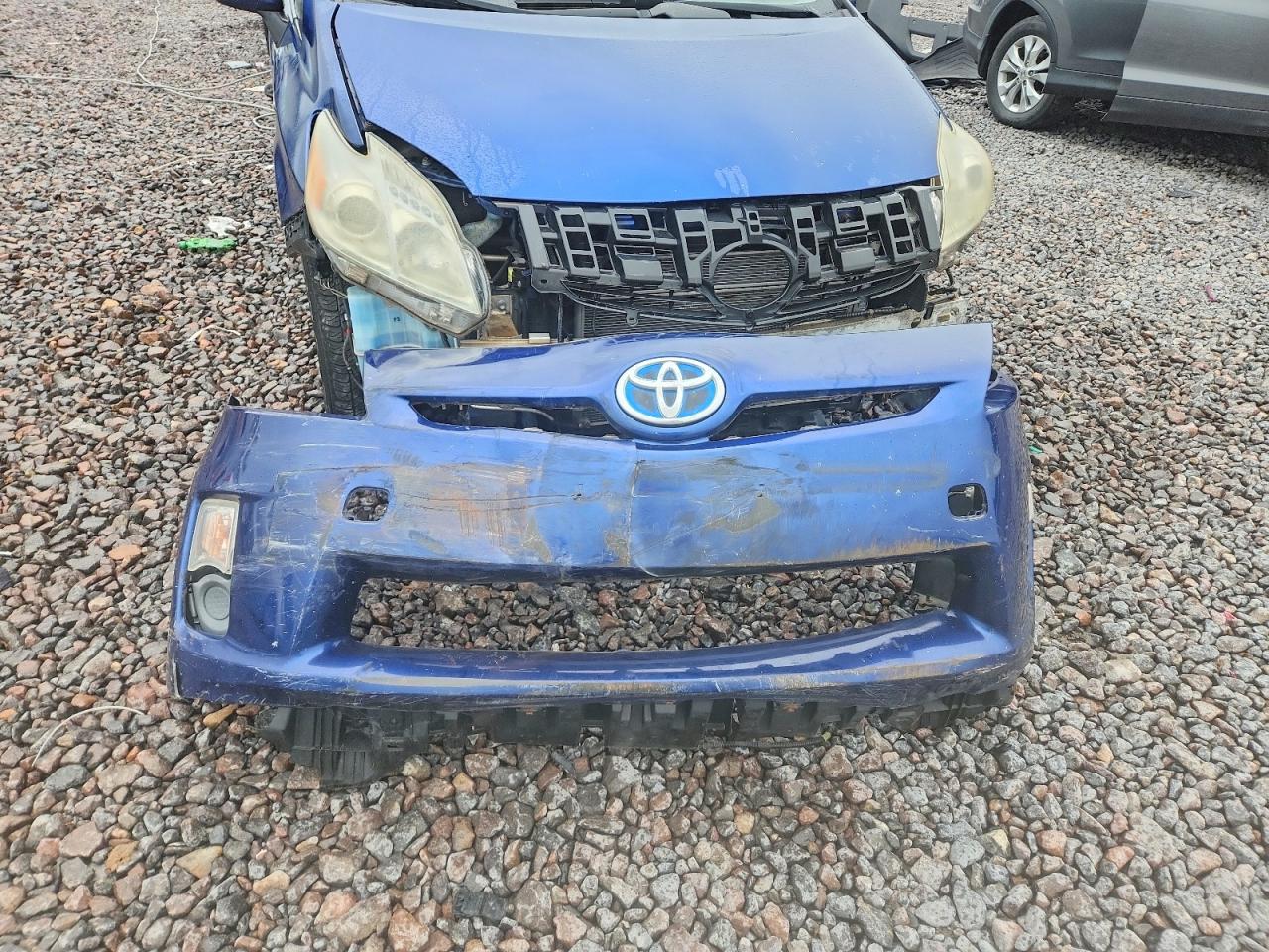 2011 Toyota Prius Two Синий vin: JTDKN3DU8B0275580