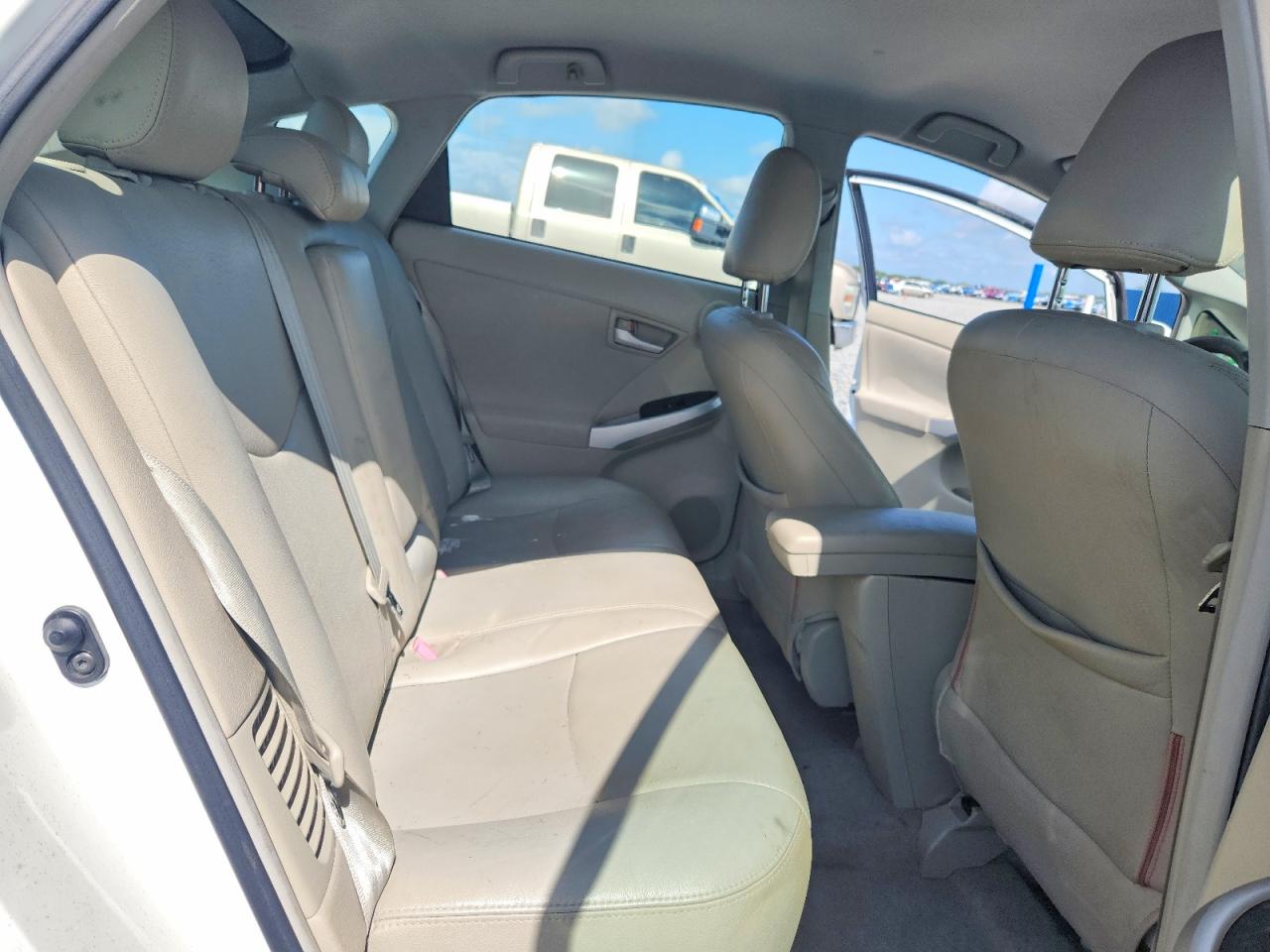 2011 Toyota Prius Three White vin: JTDKN3DU8B0283789