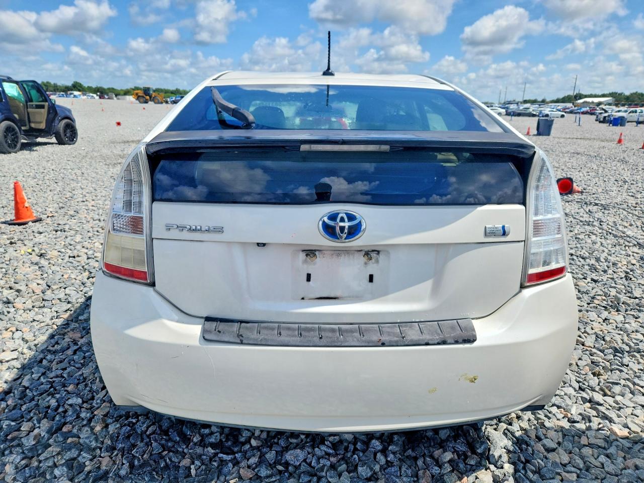 2011 Toyota Prius Three White vin: JTDKN3DU8B0283789