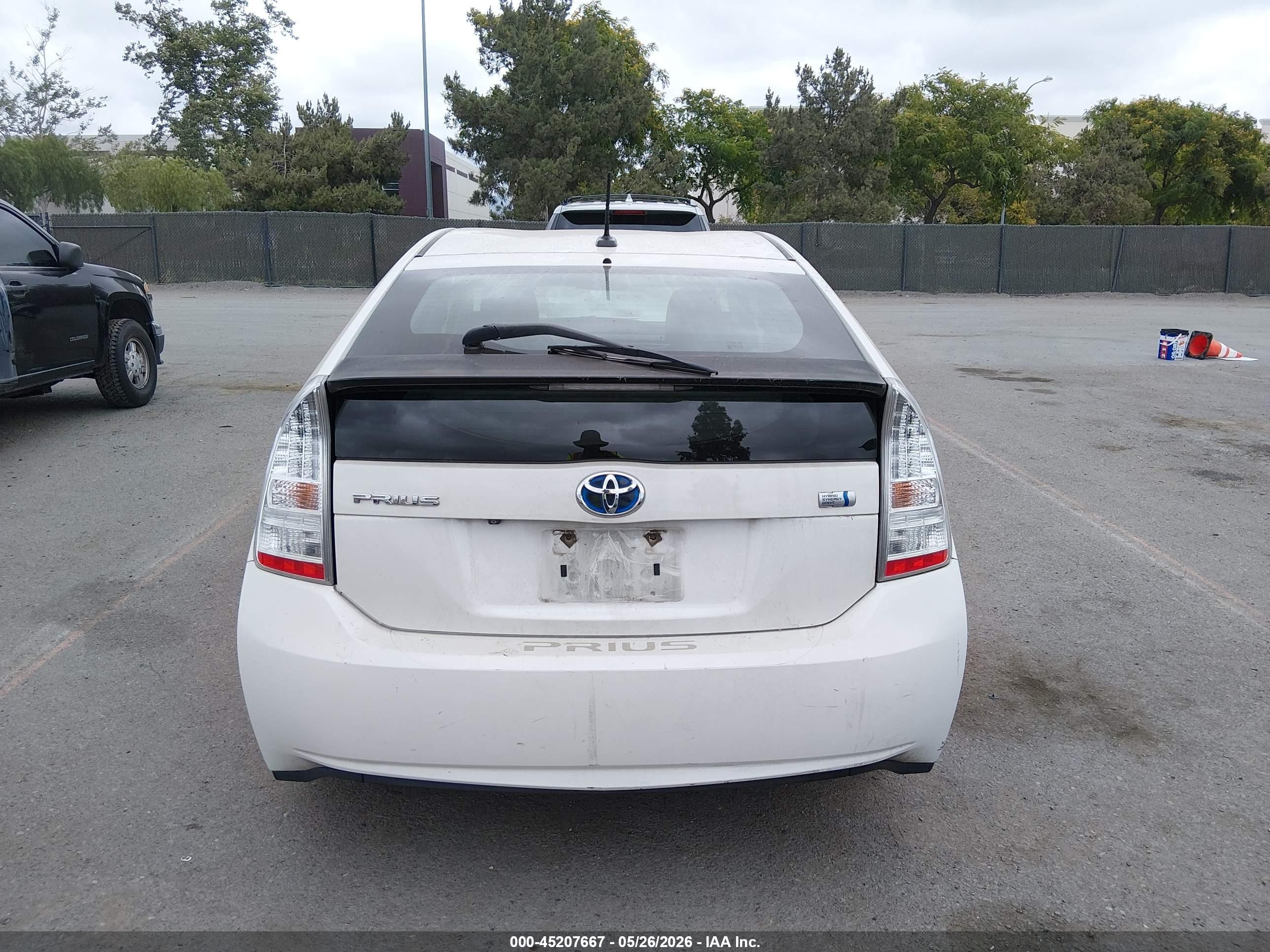 2011 Toyota Prius Four White vin: JTDKN3DU8B0303491