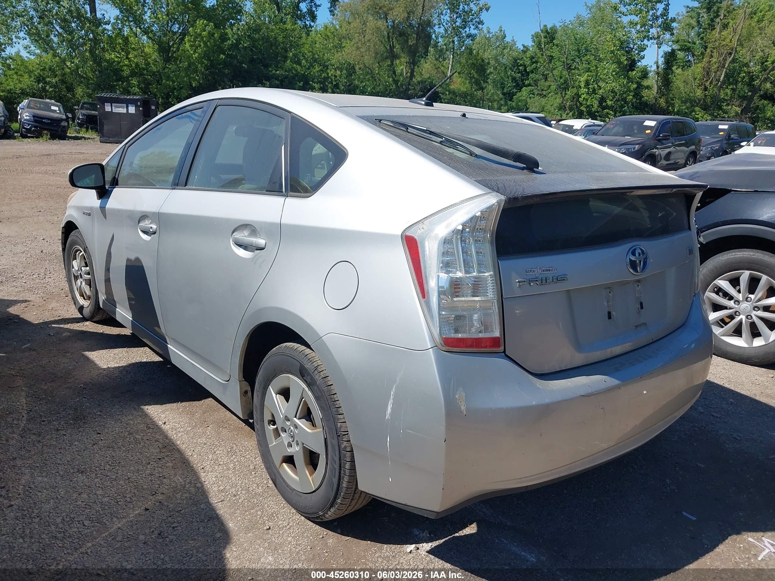 2011 Toyota Prius Two Silver vin: JTDKN3DU8B0313552