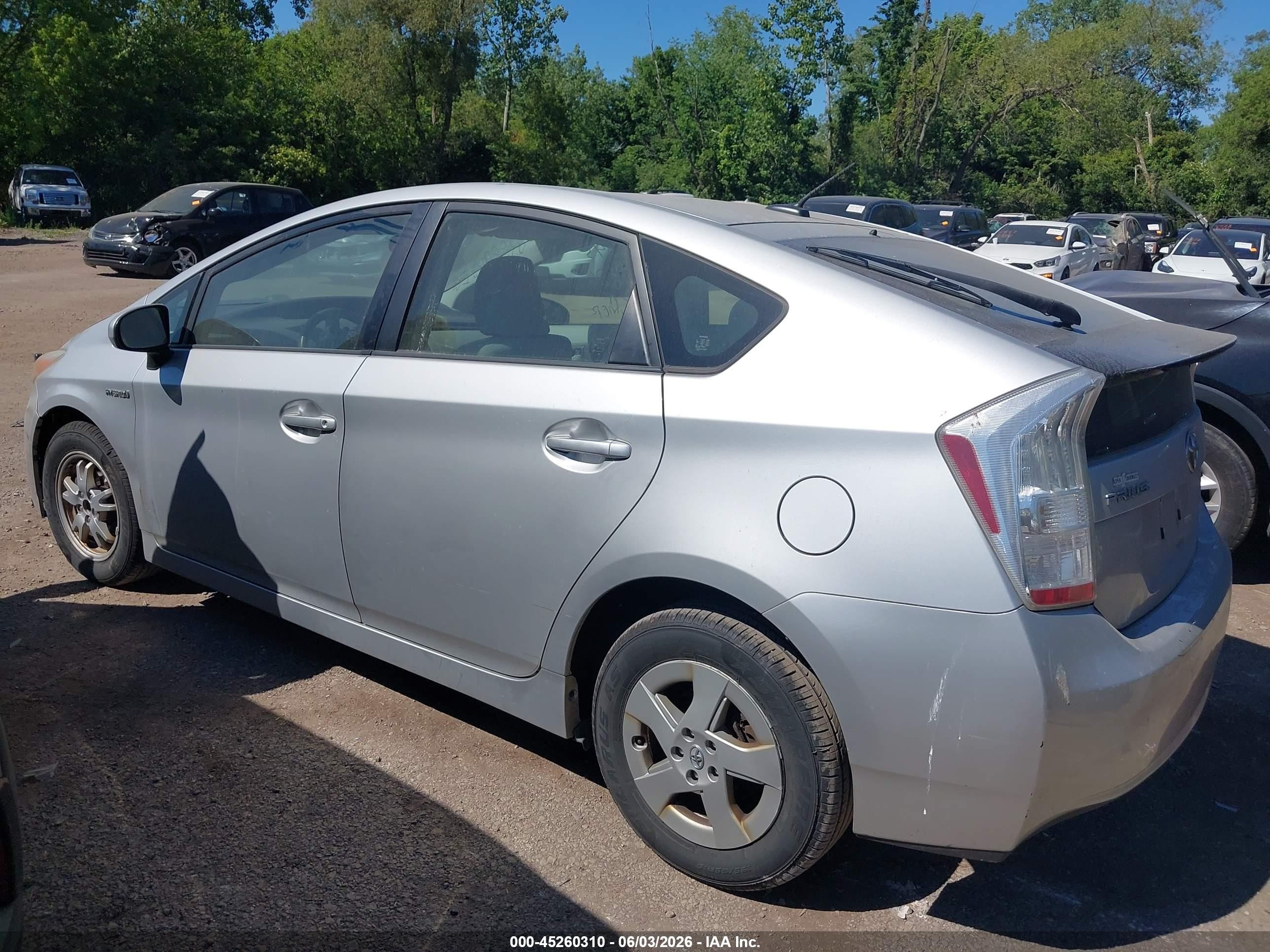 2011 Toyota Prius Two Silver vin: JTDKN3DU8B0313552